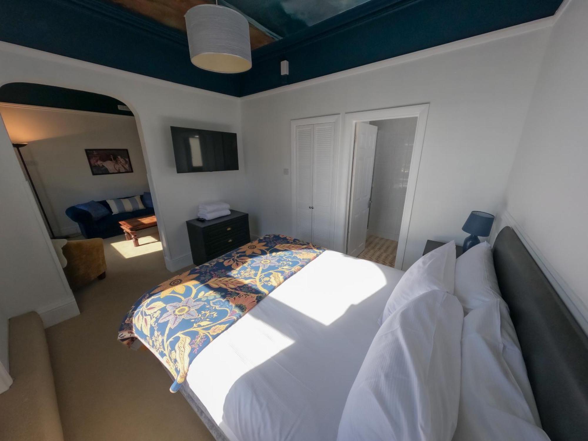 Double or Twin Room Private Bathroom