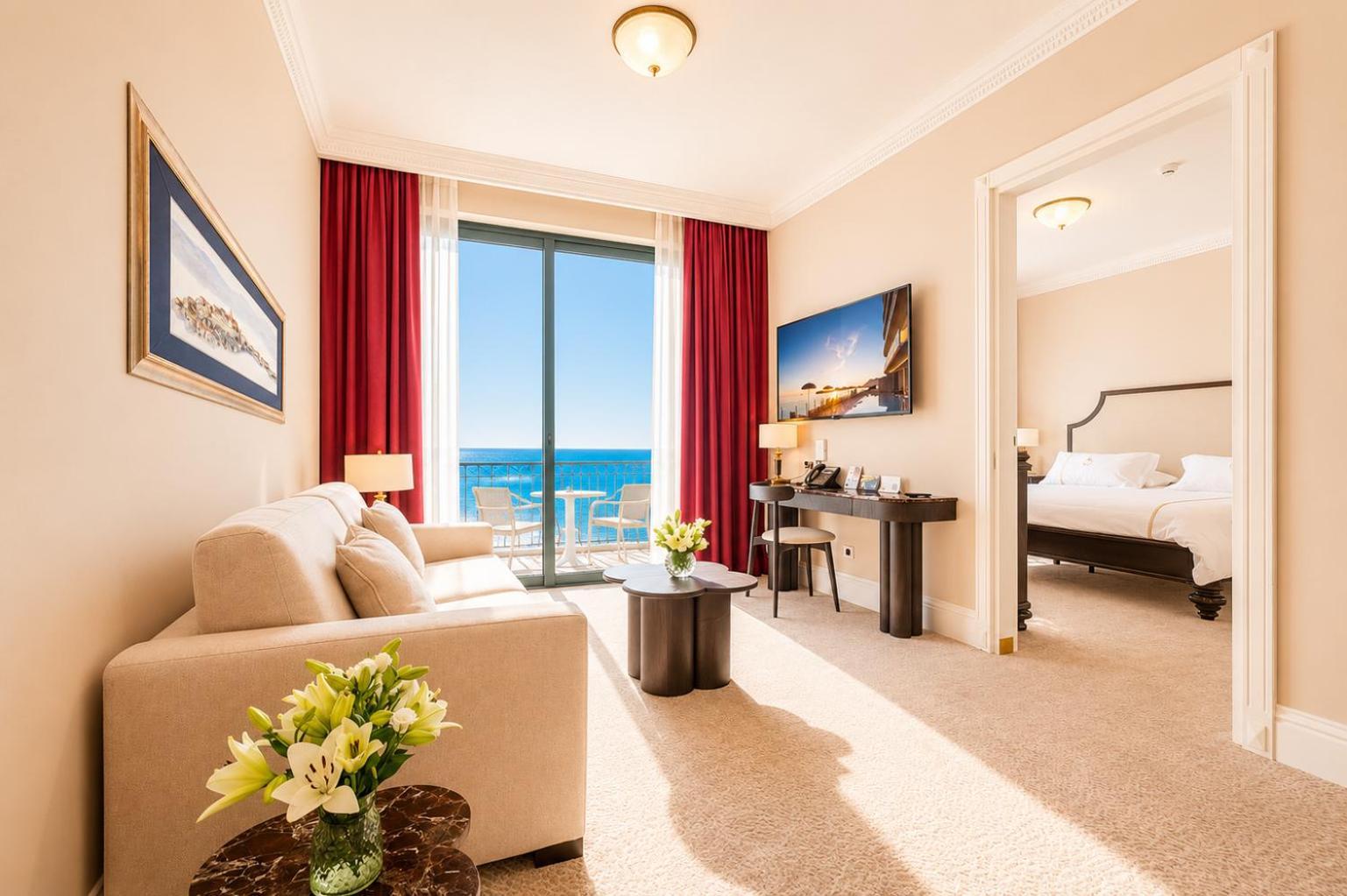 Deluxe King Suite Sea View Balcony