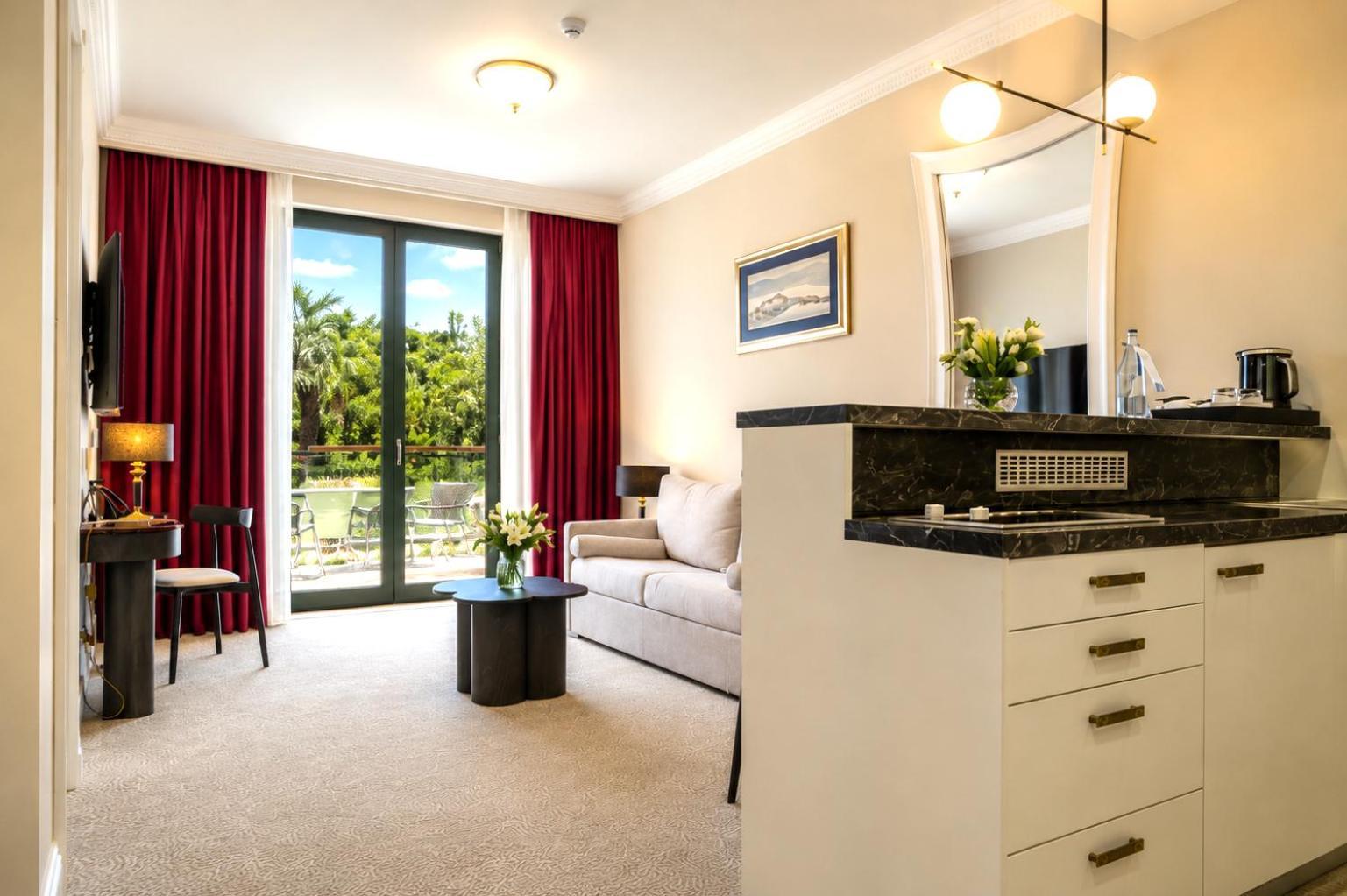 Deluxe King Suite Balcony
