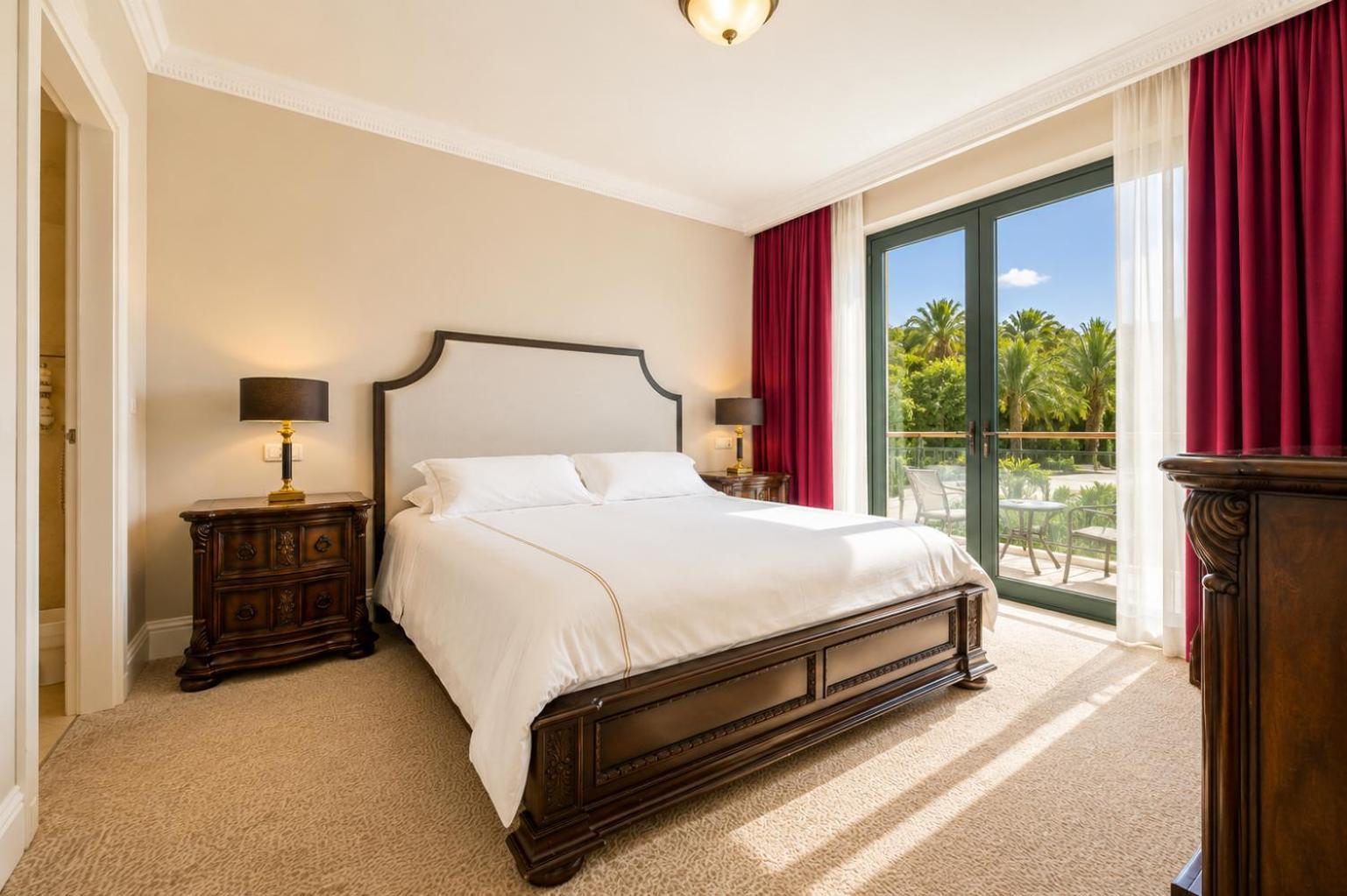 Deluxe King Suite Balcony