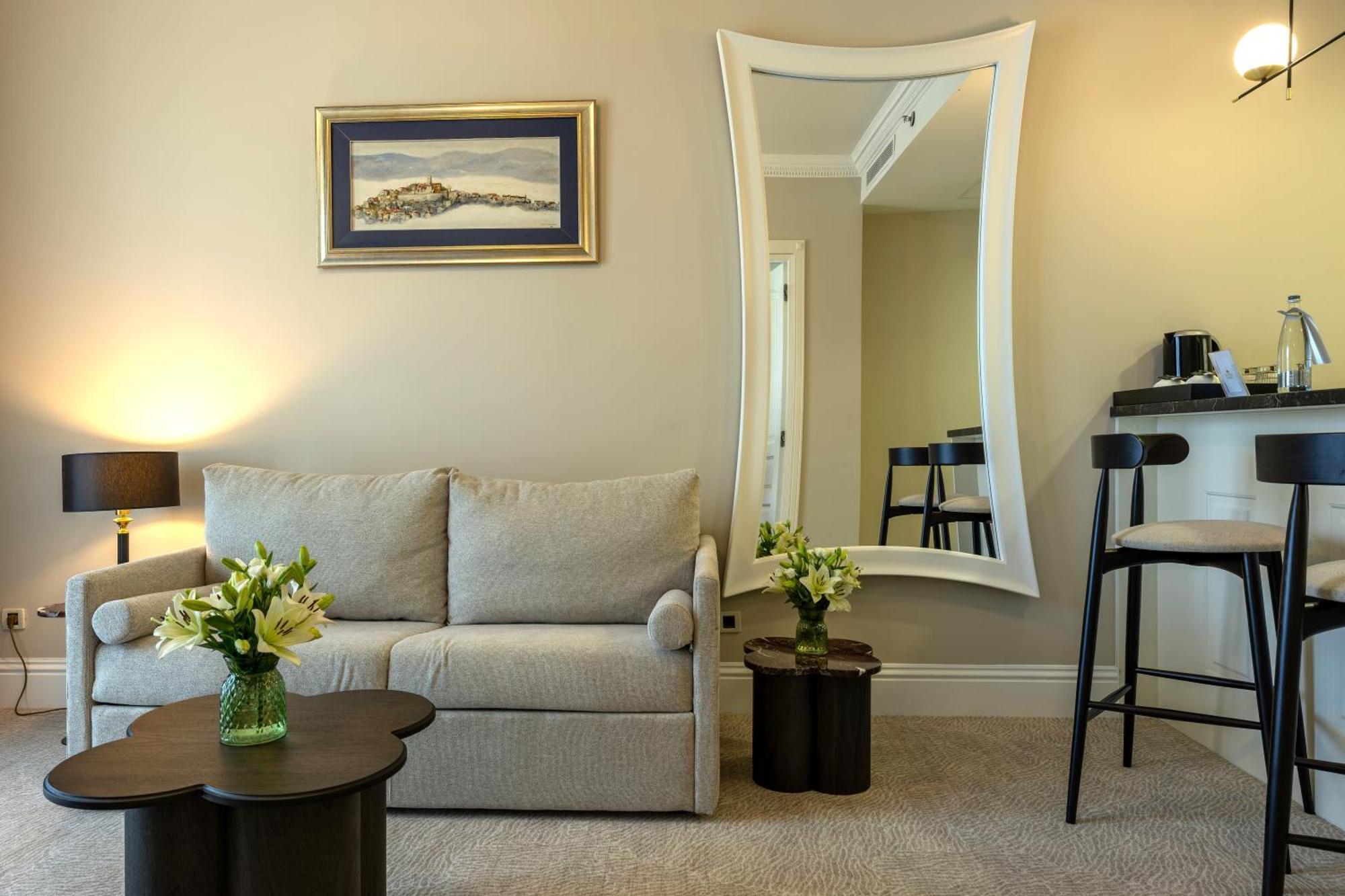 Deluxe King Suite Balcony