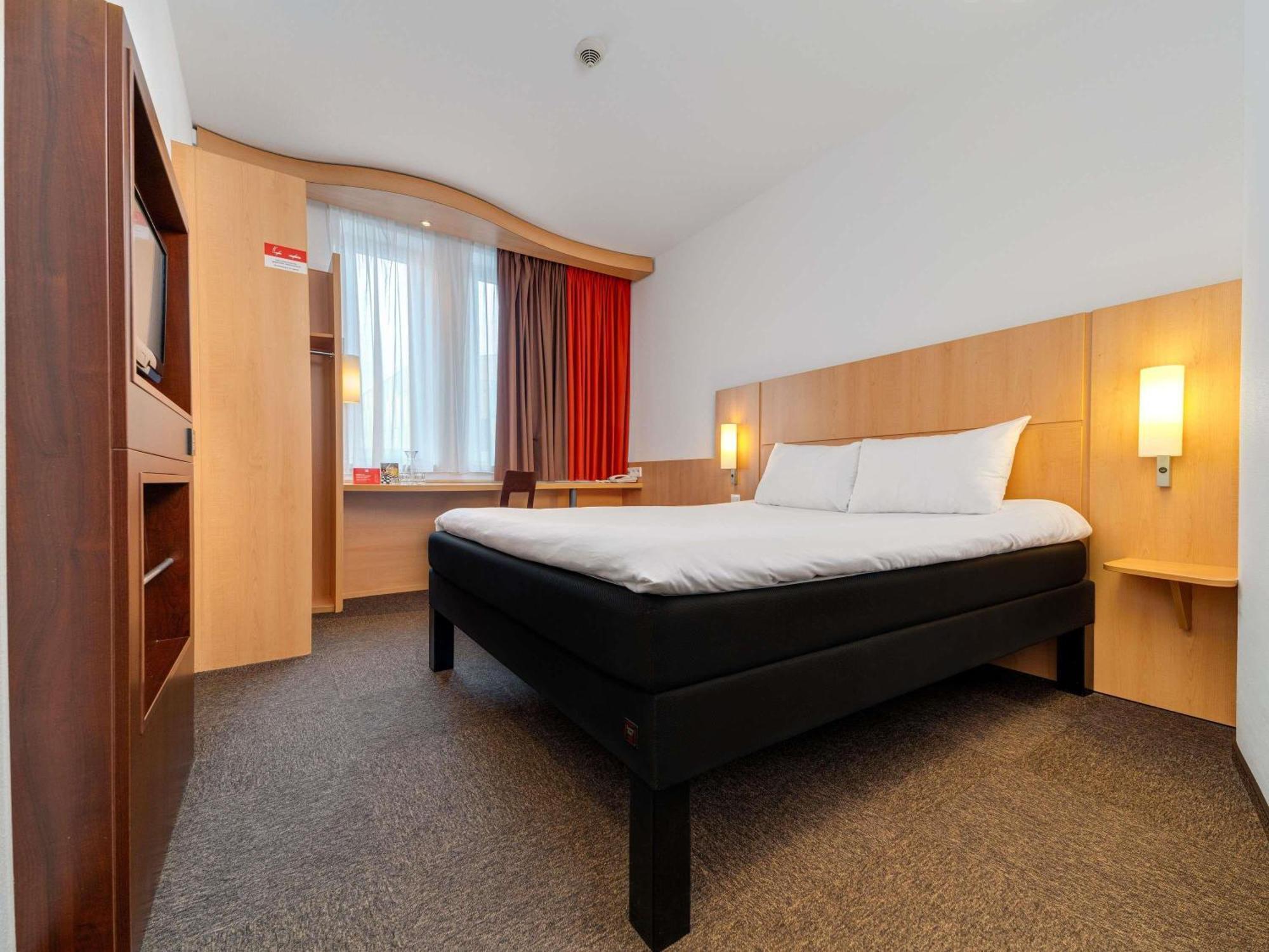 Chambre Familiale Standard avec 1 Lit Double et 1 Lit Simple