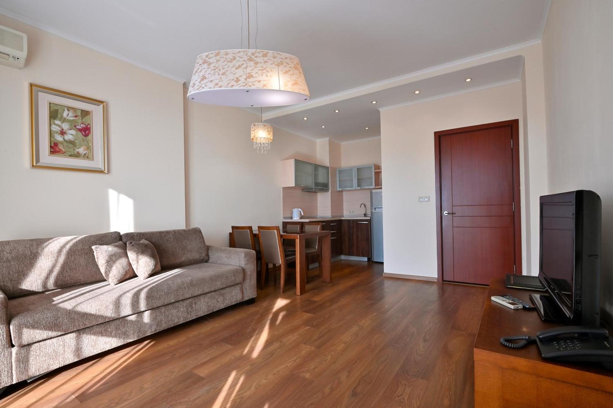 One-Bedroom Apartment