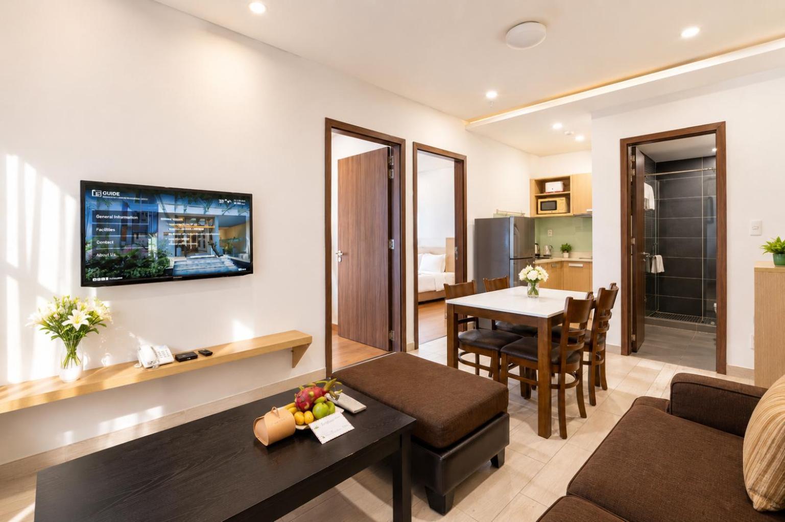DELUXE TWO-BEDROOM APARTMENT – CITY VIEW