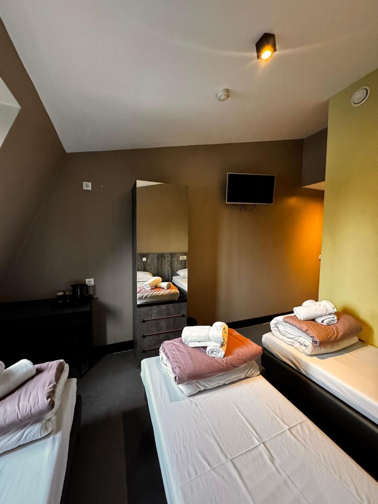 Triple Room Private Bathroom