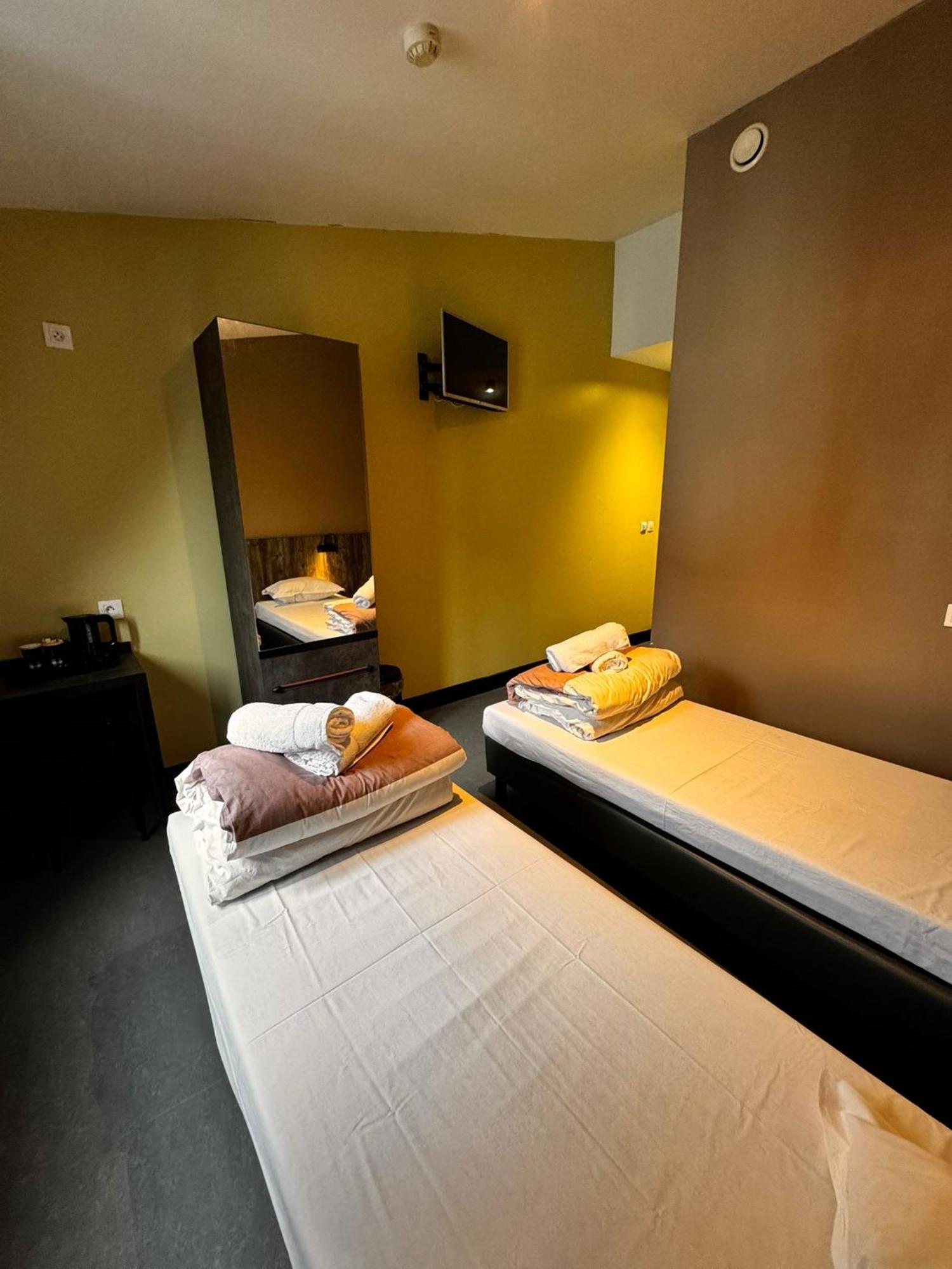 Twin Room Bathroom