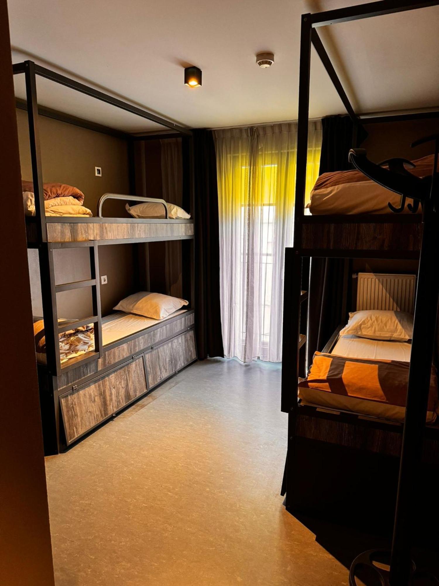 Bed 4-Bed Mixed Dormitory Room