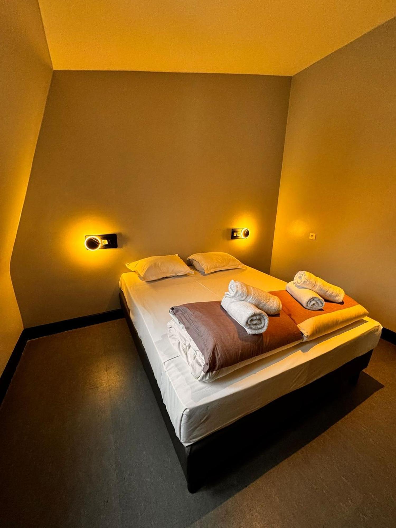 Double Room Private Bathroom