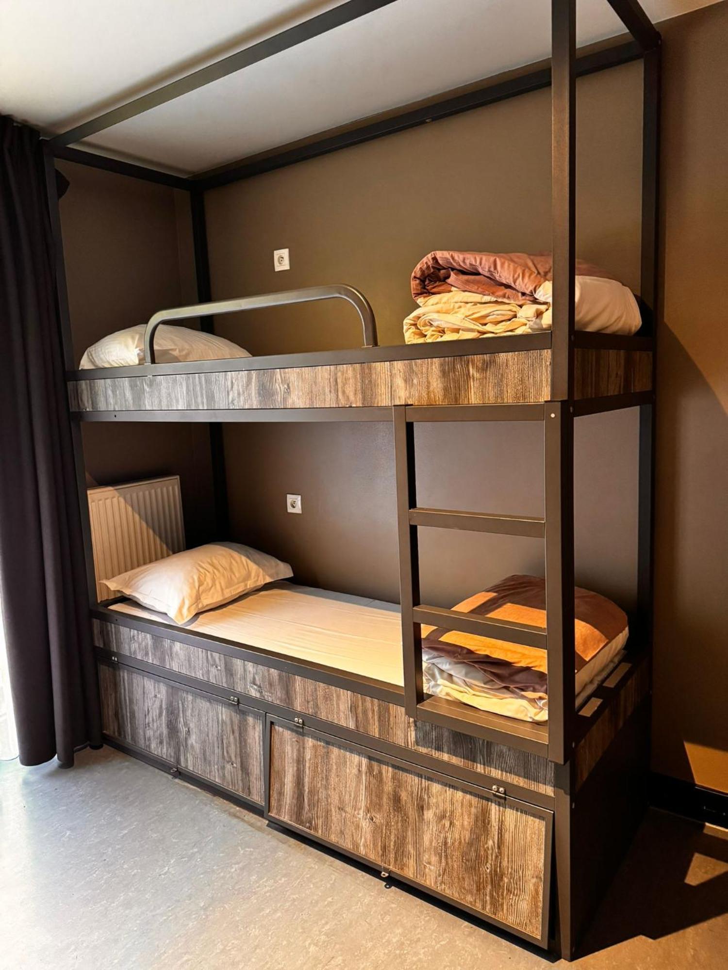 Bed 4-Bed Mixed Dormitory Room