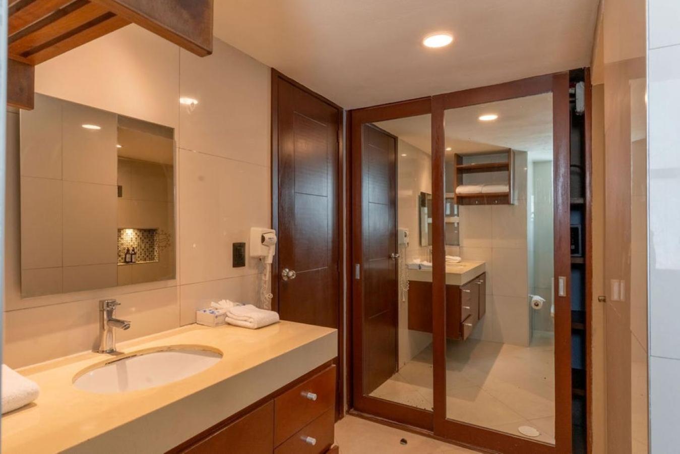 Standard Room Lagoon View 2 Double Beds