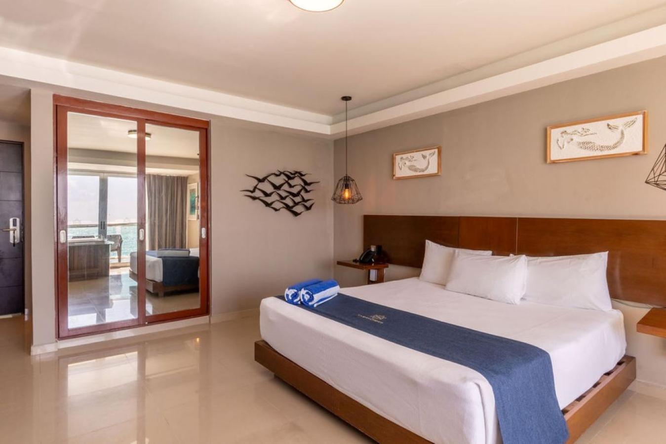 Deluxe Double Room Bath