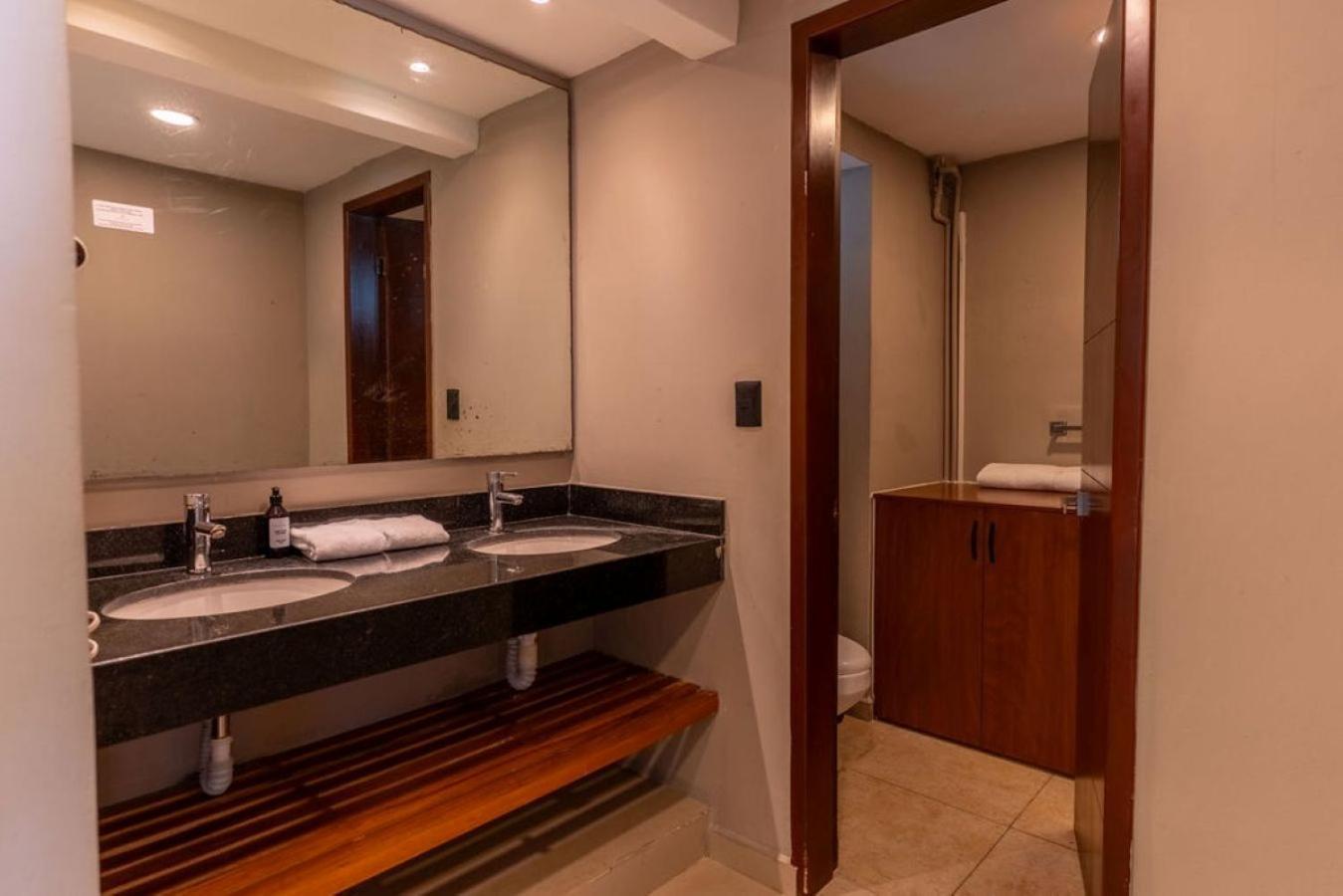Deluxe Double Room Bath
