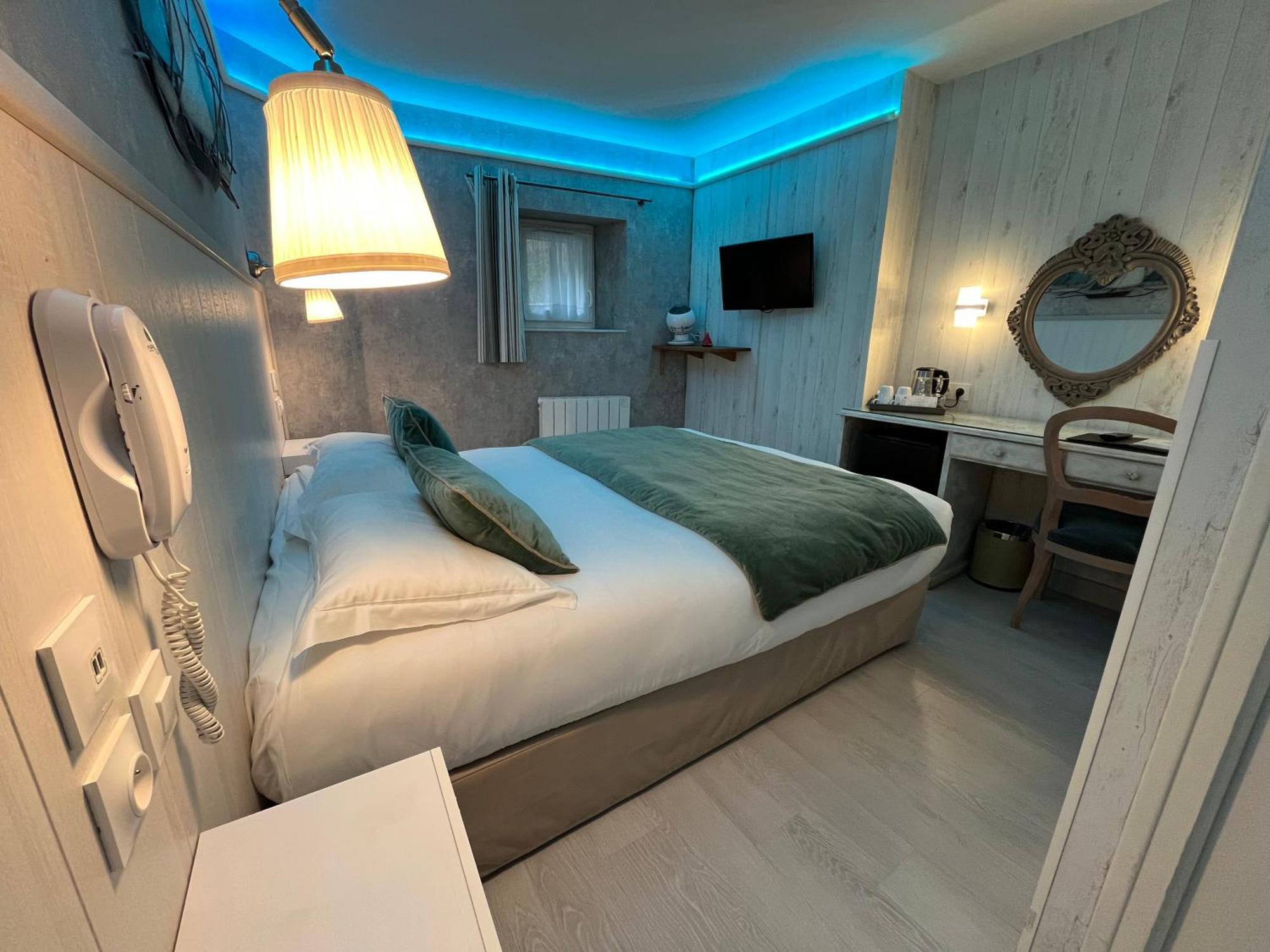 Small Double or Twin Room