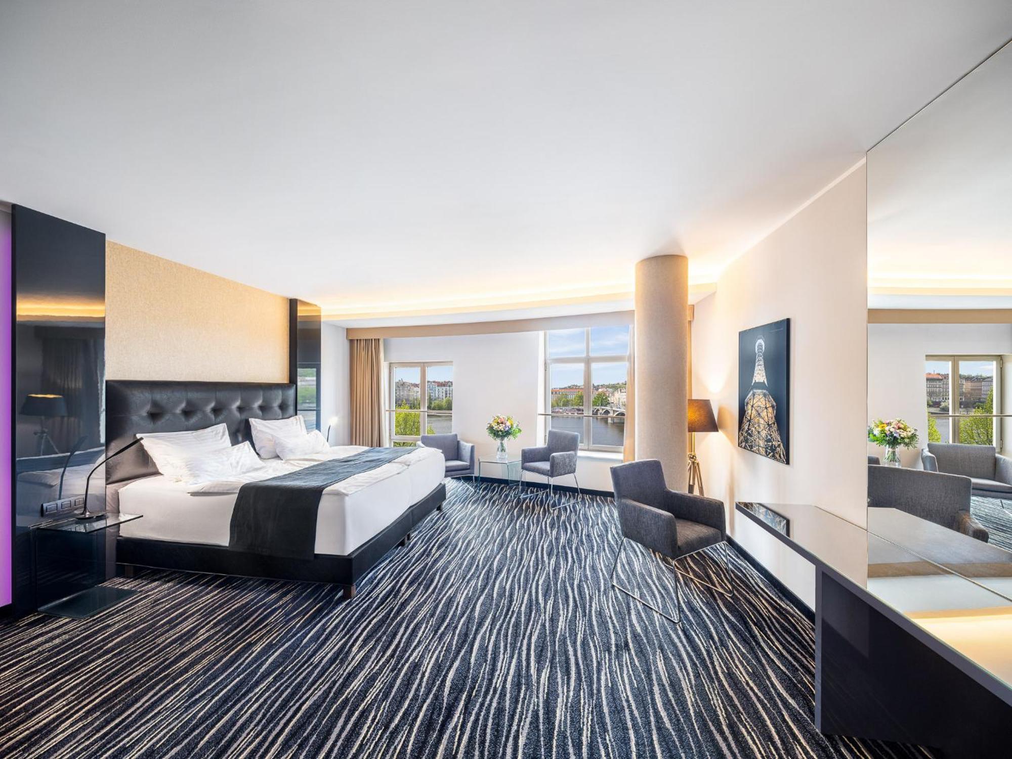 Deluxe Double Room River View