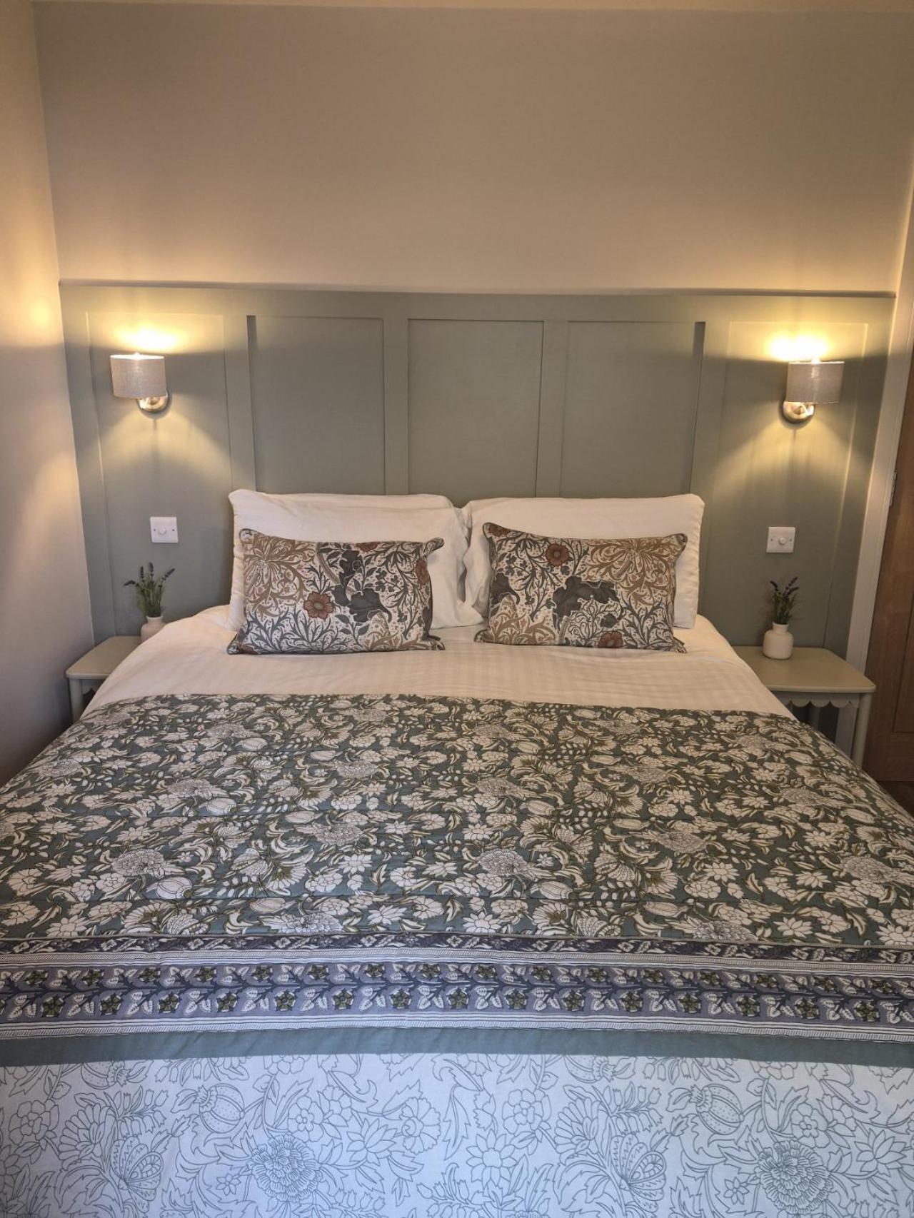 Double Room Private Bathroom