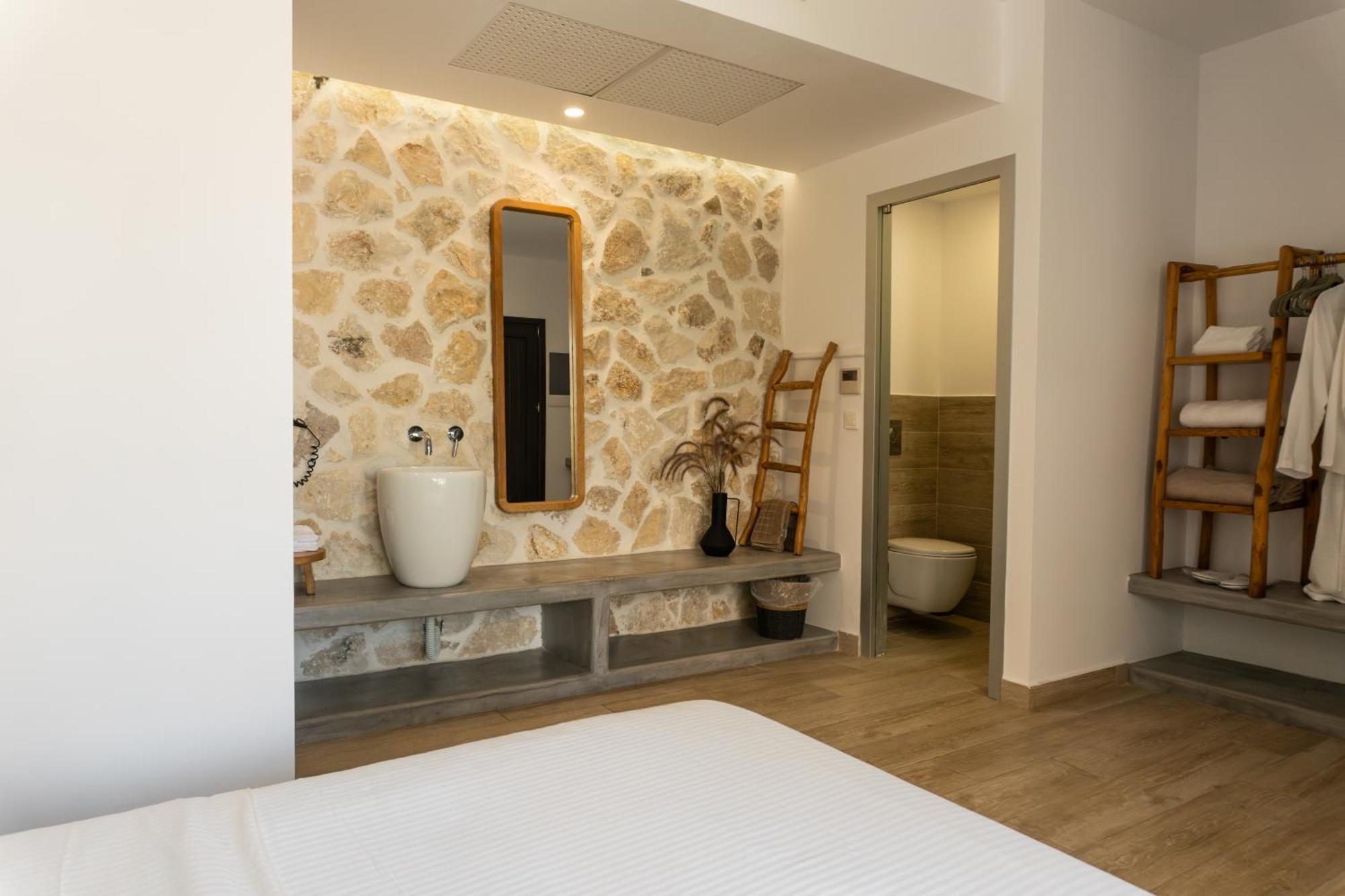 Superior Double Room Outdoor Jacuzzi