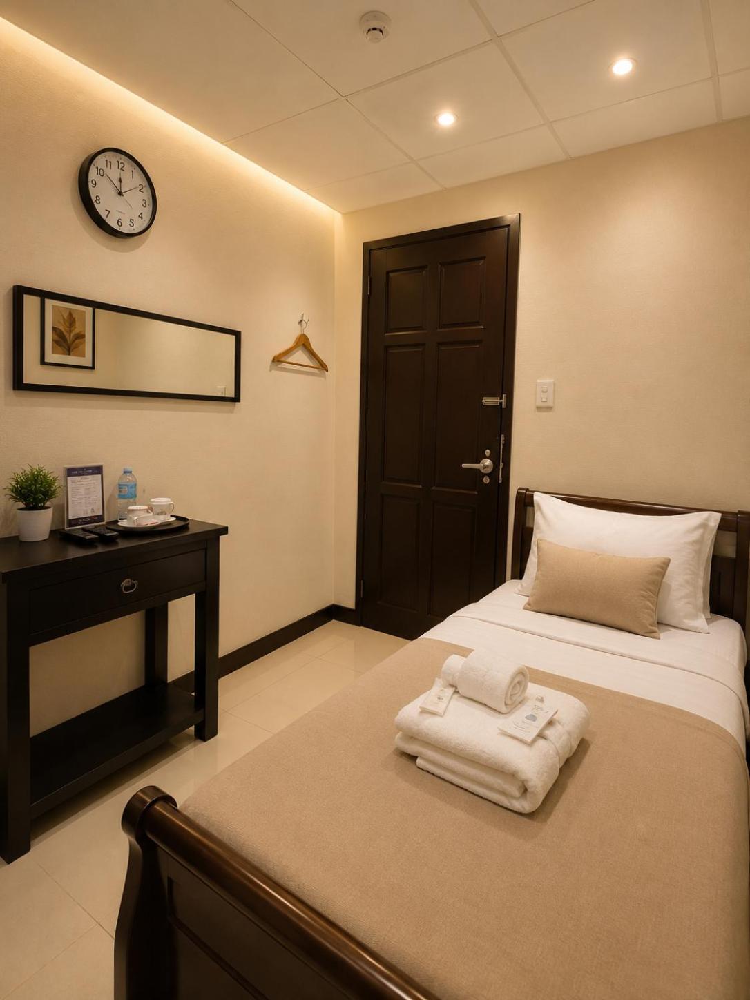 Single Room Shared Shower Toilet