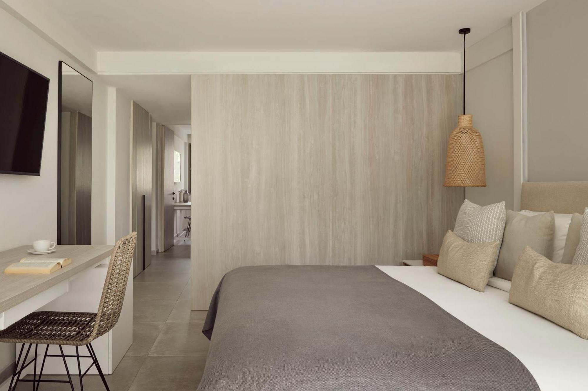 One-Bedroom Suite Inland View