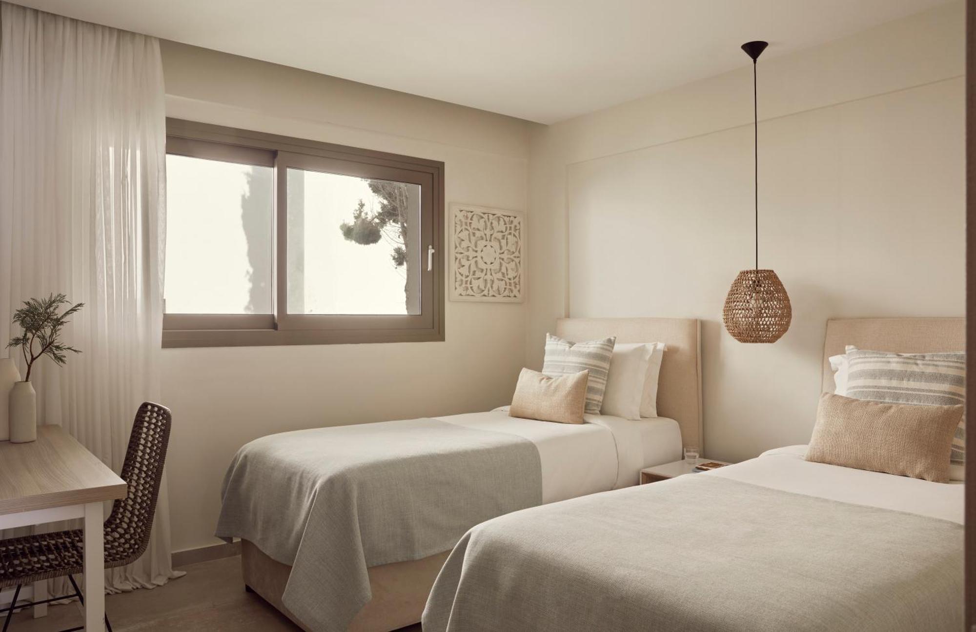One-Bedroom Suite Inland View