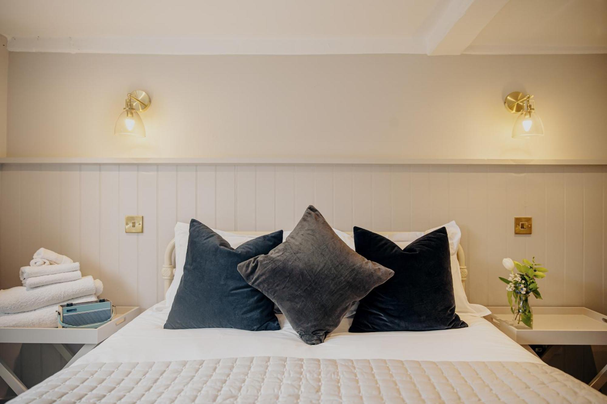 Double Room Private Bathroom