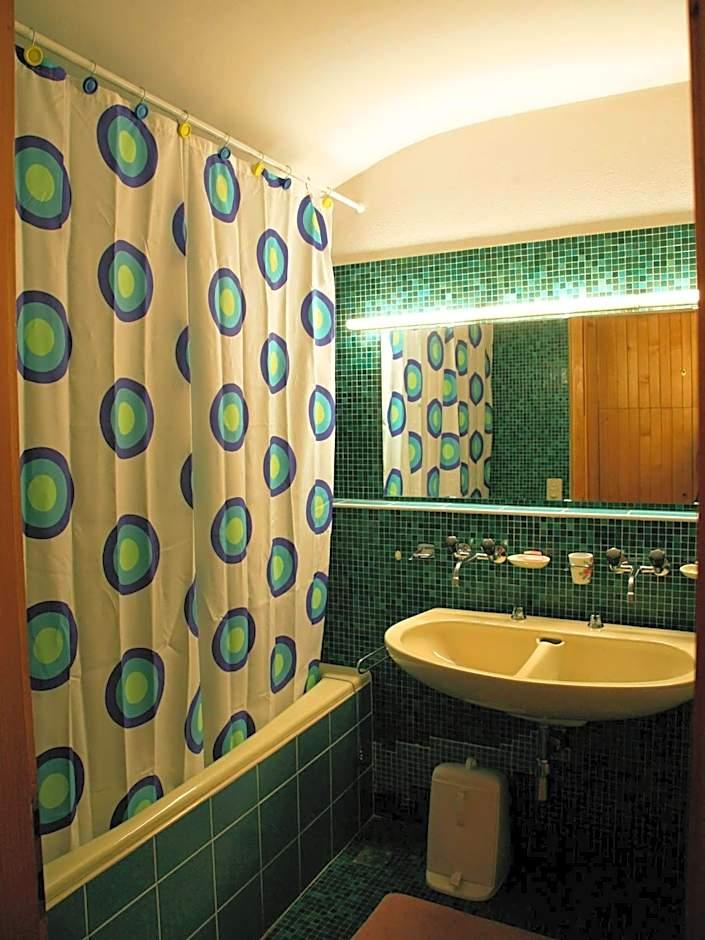 Doppelzimmer mit Gemeinschaftsbad