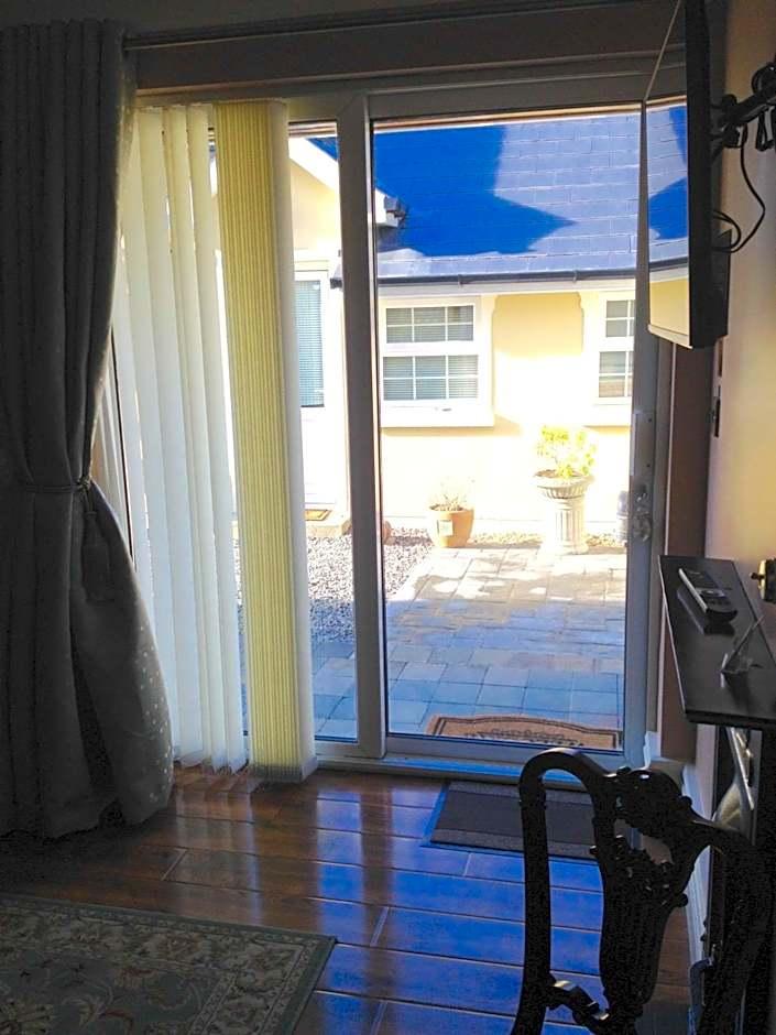 Double Room Four Poster Bed
