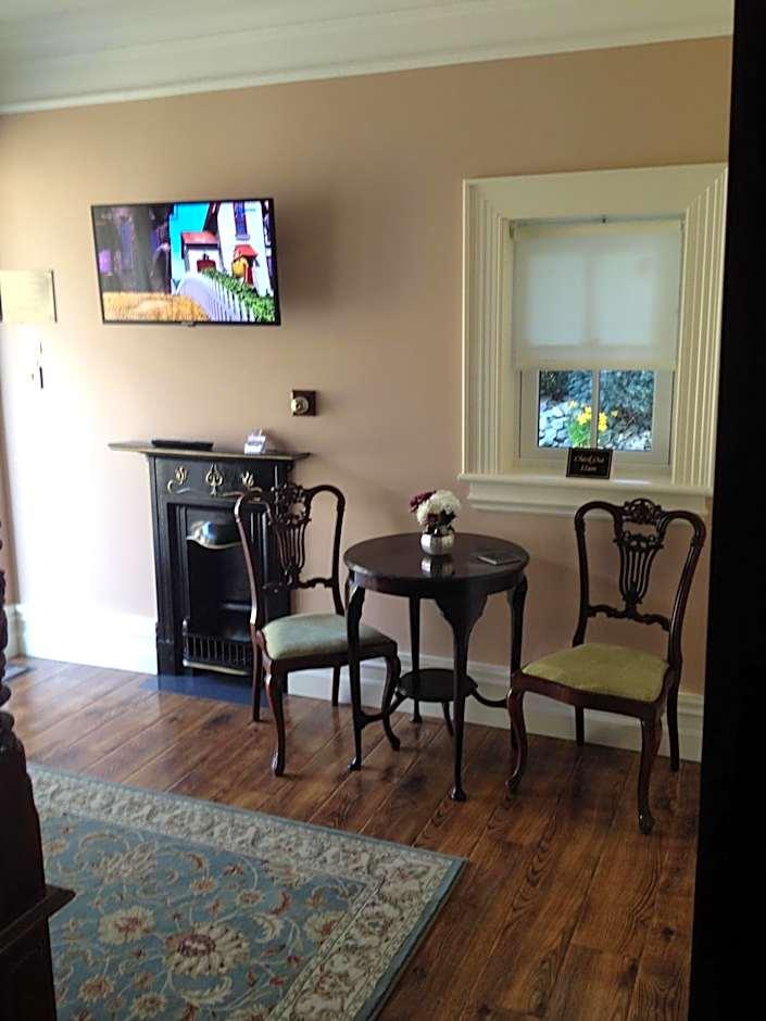 Double Room Four Poster Bed