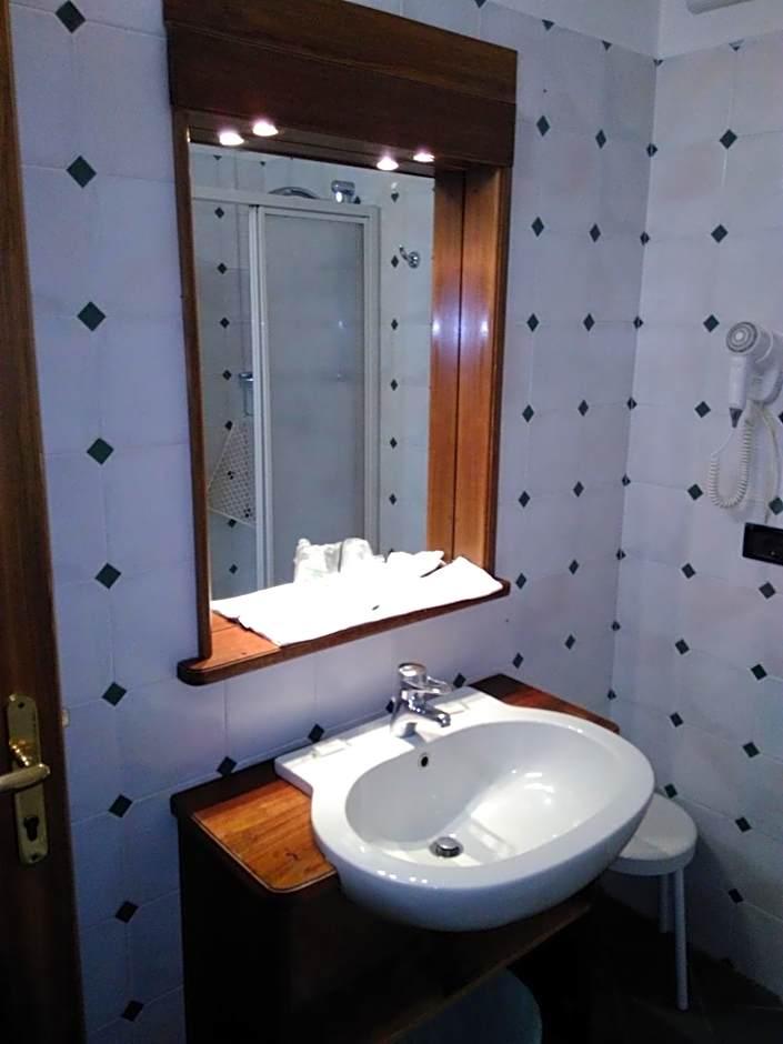 Triple Room Private Bathroom