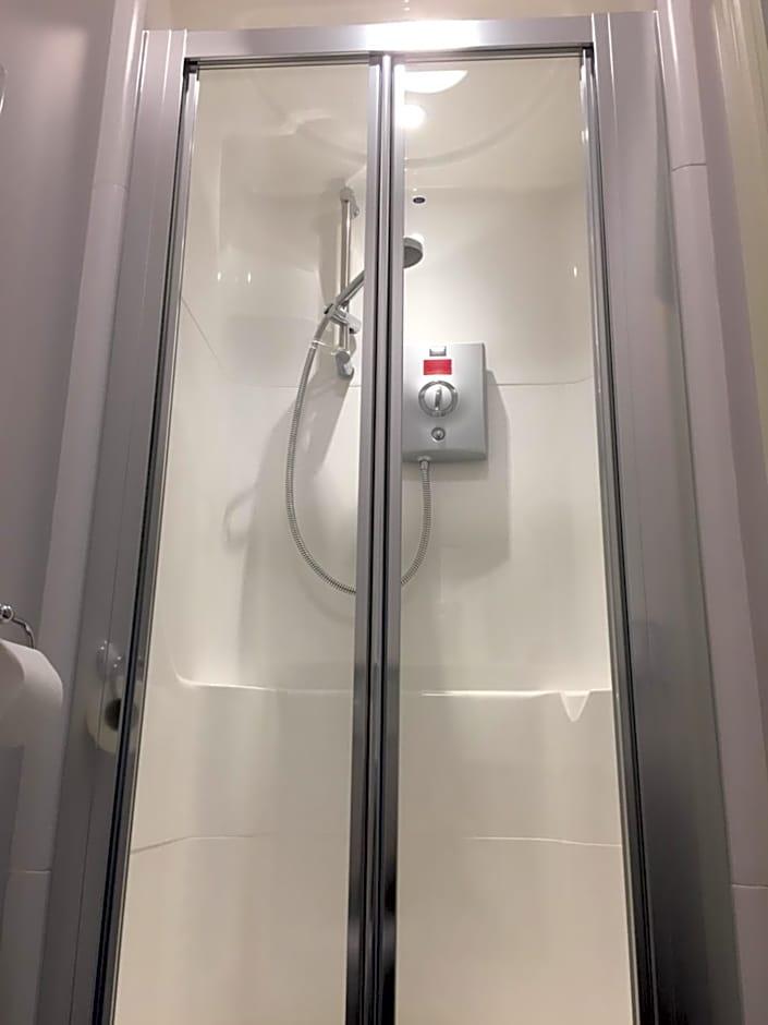 Standard Single Room Shower