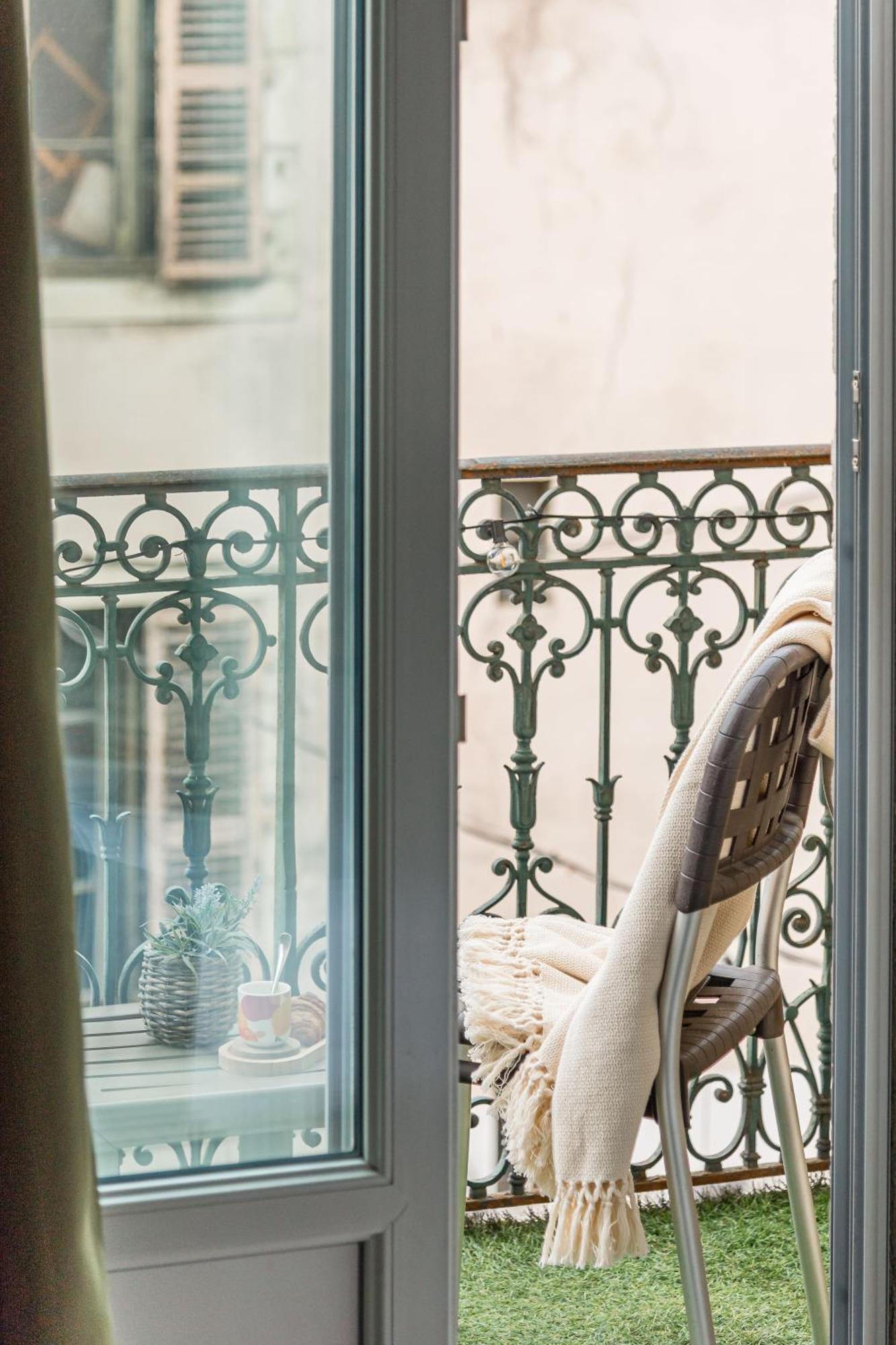 Double Room with Balcony - 12m²