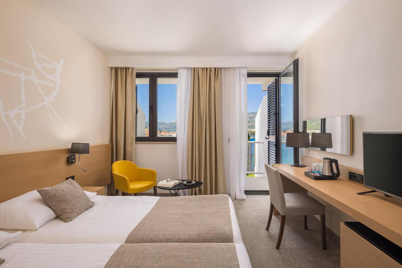 Superior Double Room Seaside Balcony
