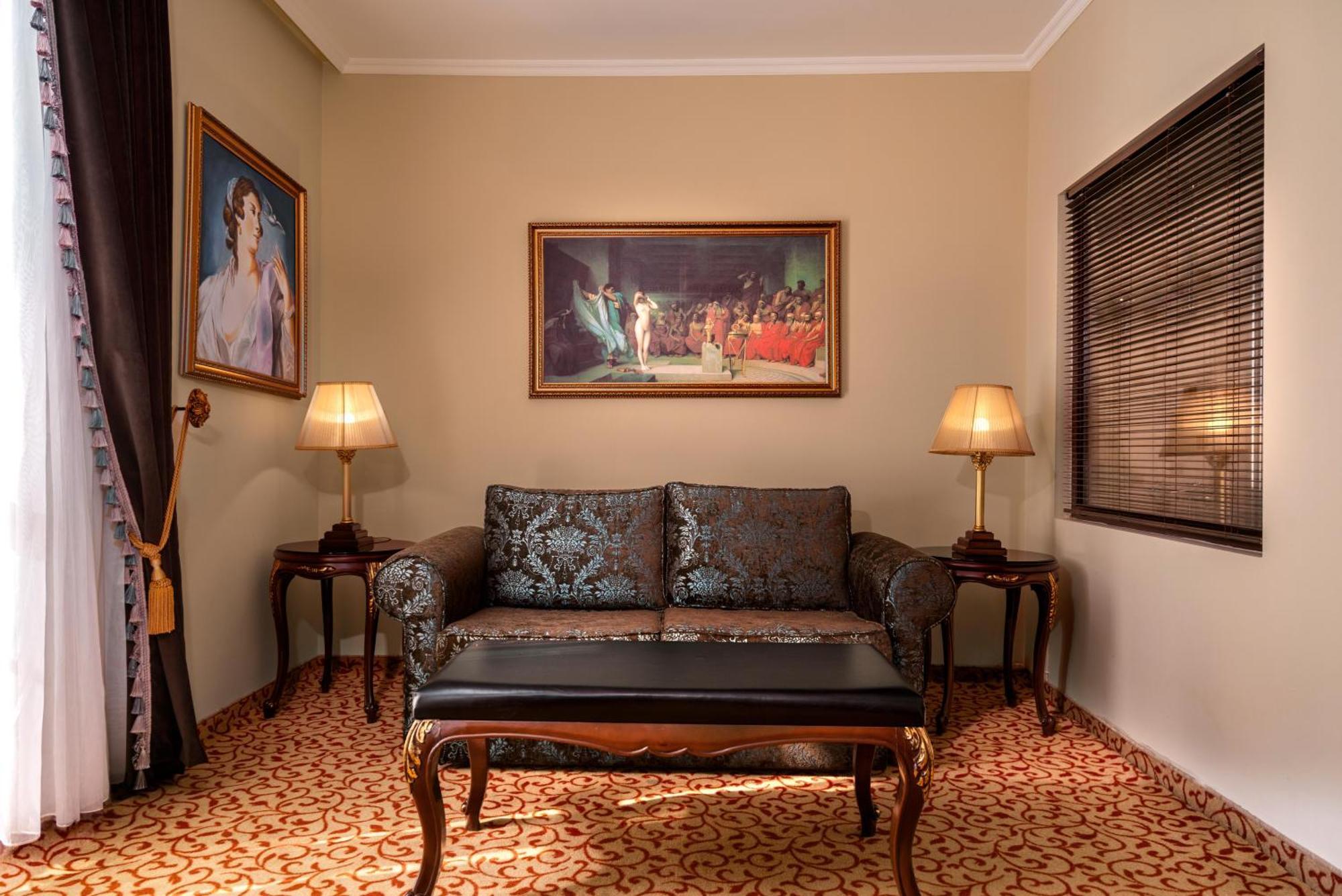 Luxury Suite