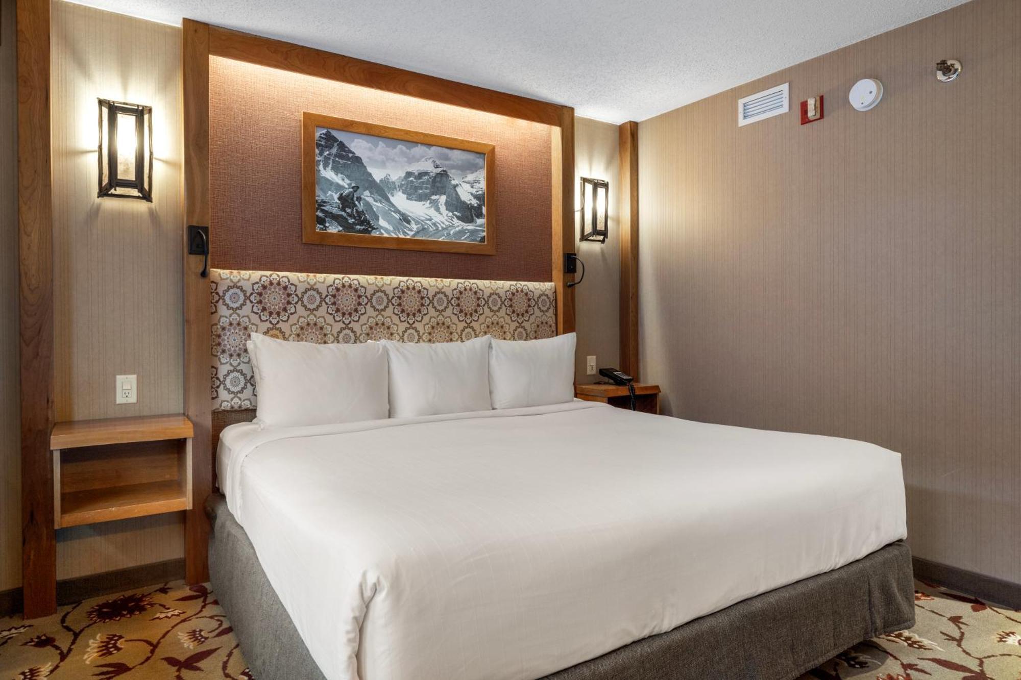 Superior Split King Queen Room Balcony