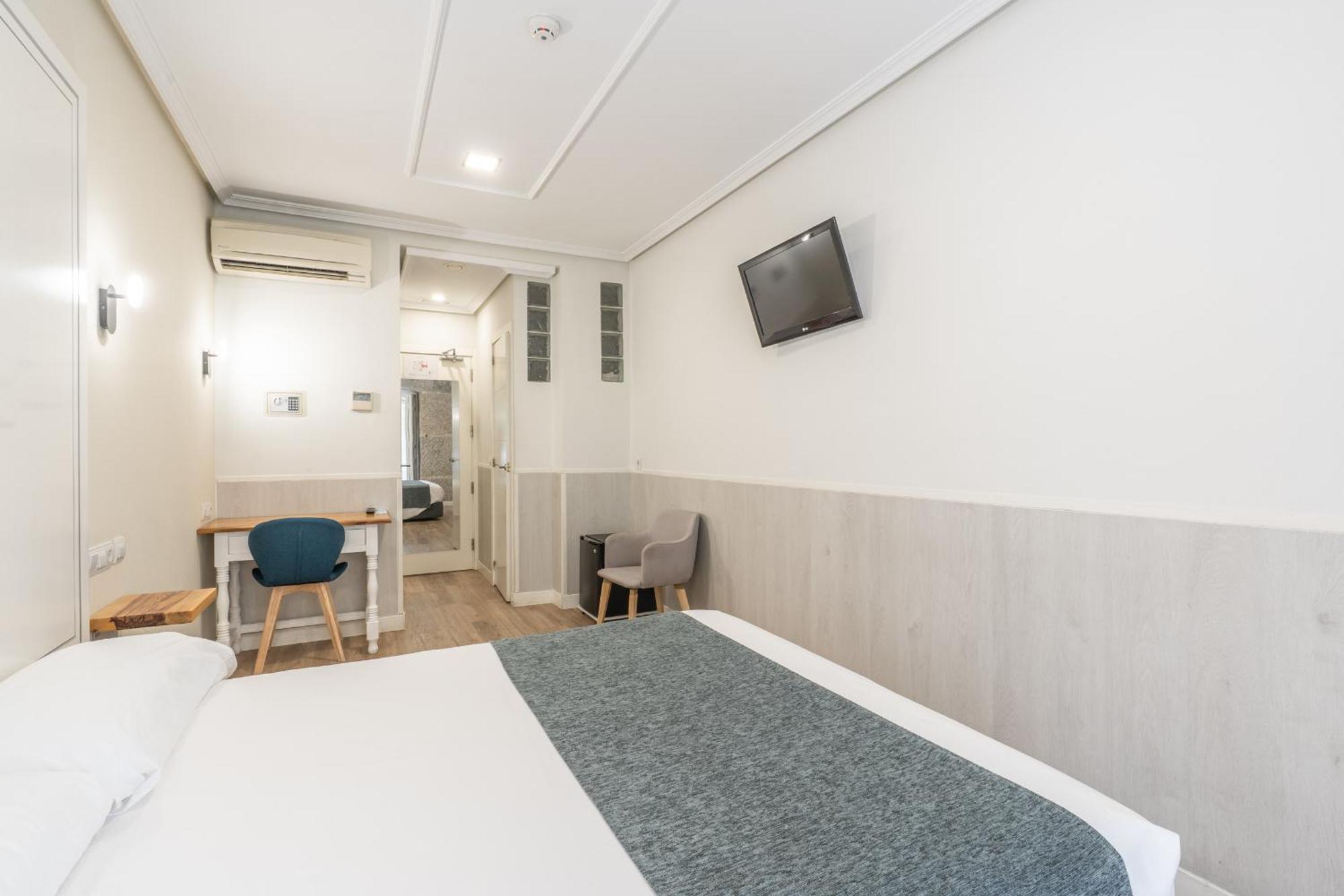 Quarto Duplo Superior com Vista para a Rua