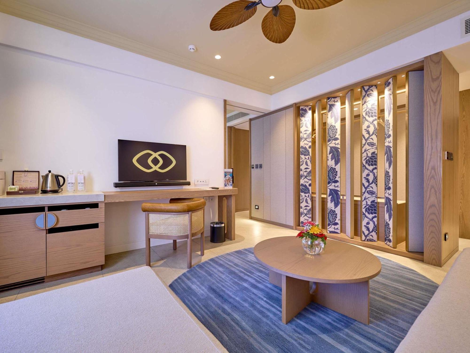 PRESTIGE SUITE 1 King Bed Garden view balcony or terrace