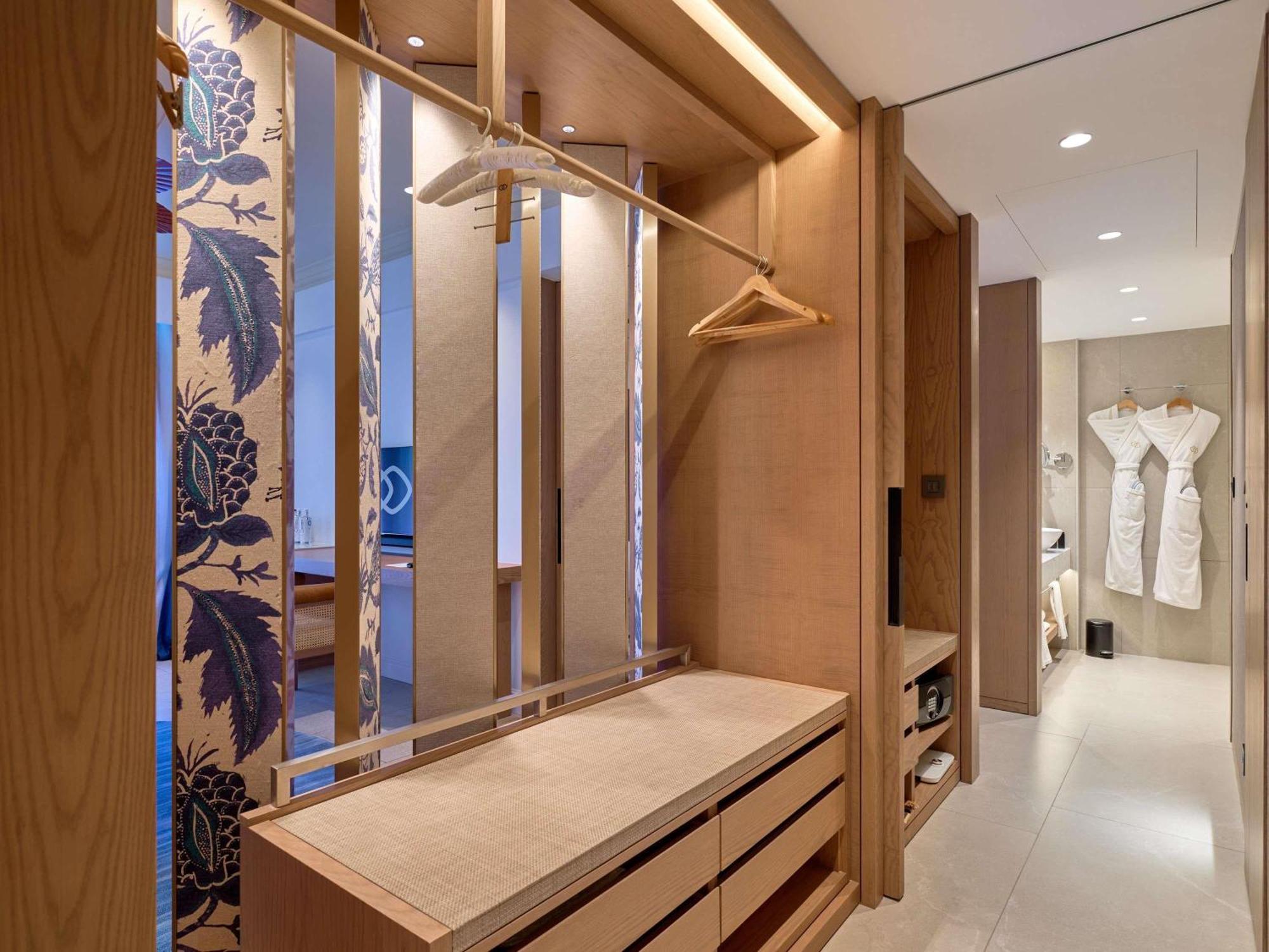 PRESTIGE SUITE 1 King Bed Garden view balcony or terrace