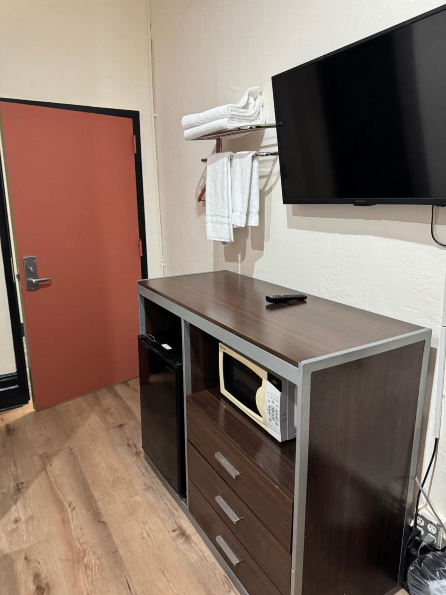 Queen Room Private Bathroom