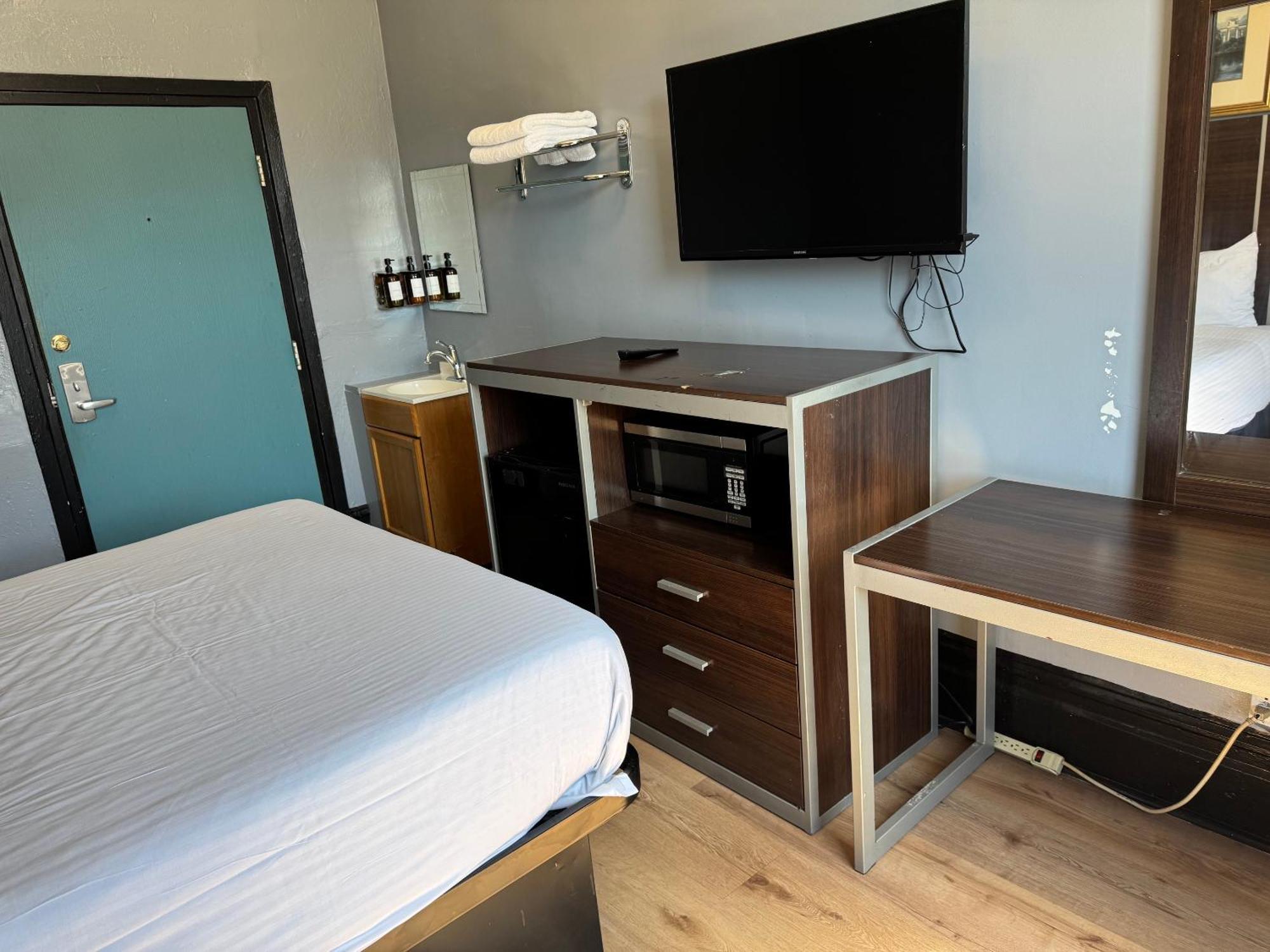Queen Room