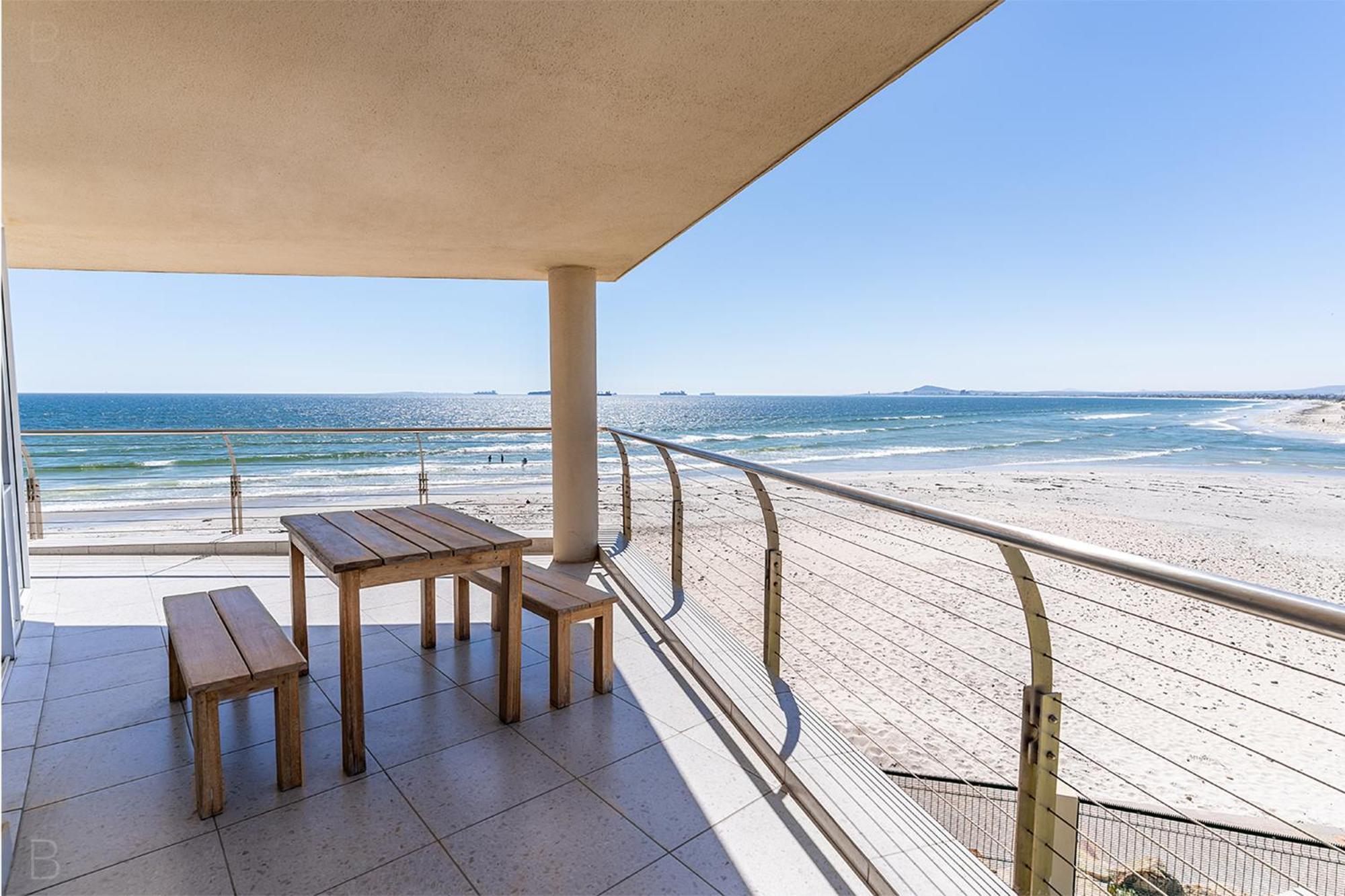 Two-Bedroom Apartment Sea View
