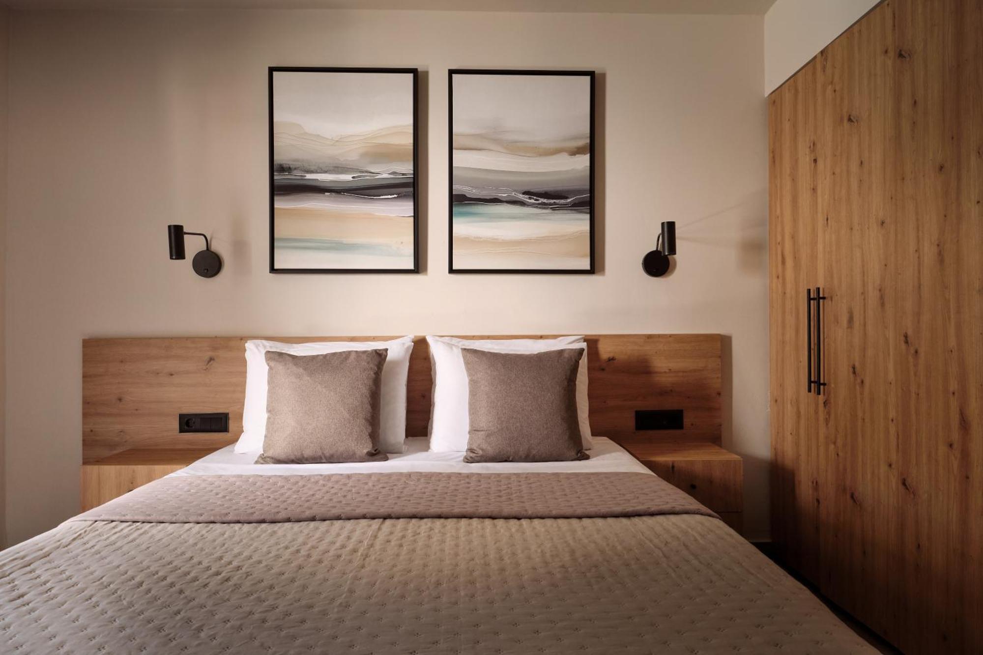 2 Bedroom Family Room