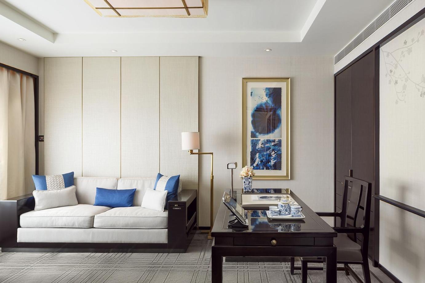 Deluxe Twin Suite