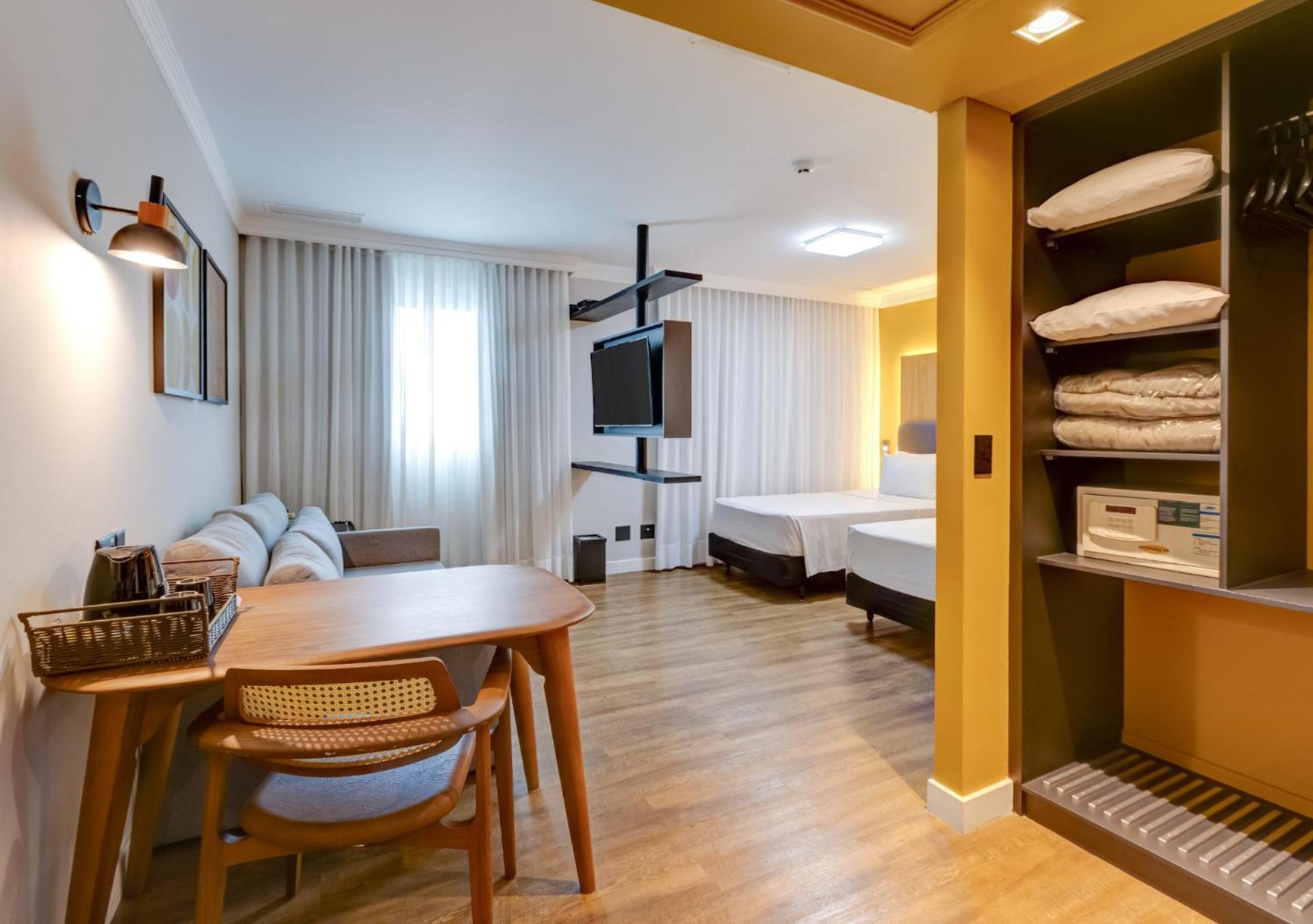 Superior Twin Room City View