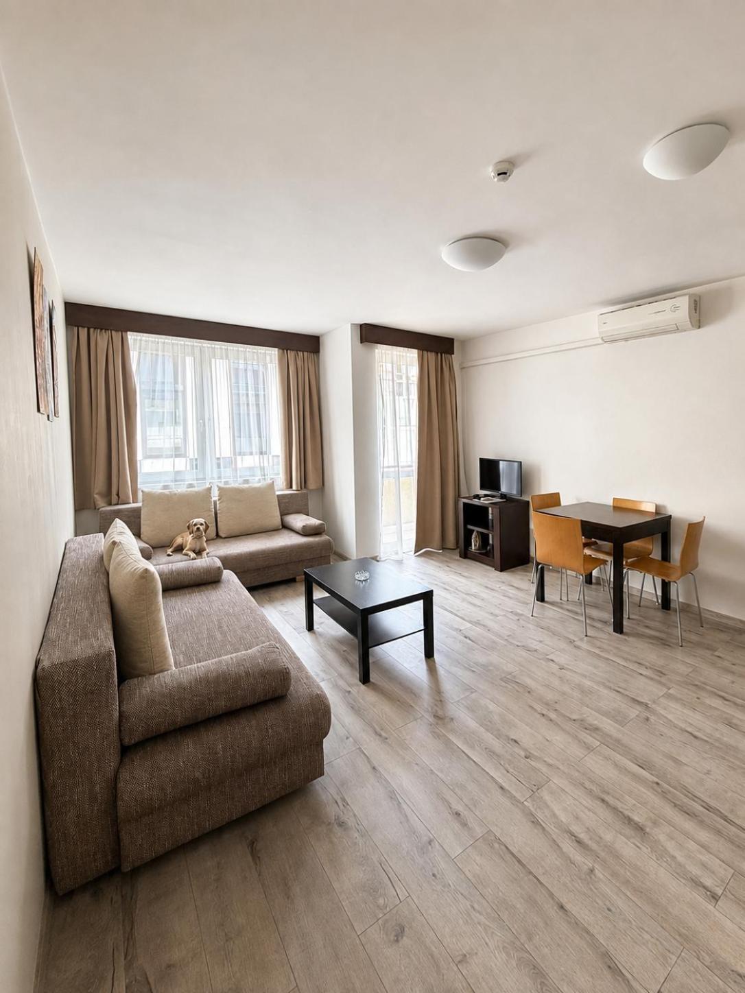 Superior One-Bedroom Apartment Air-conditioning