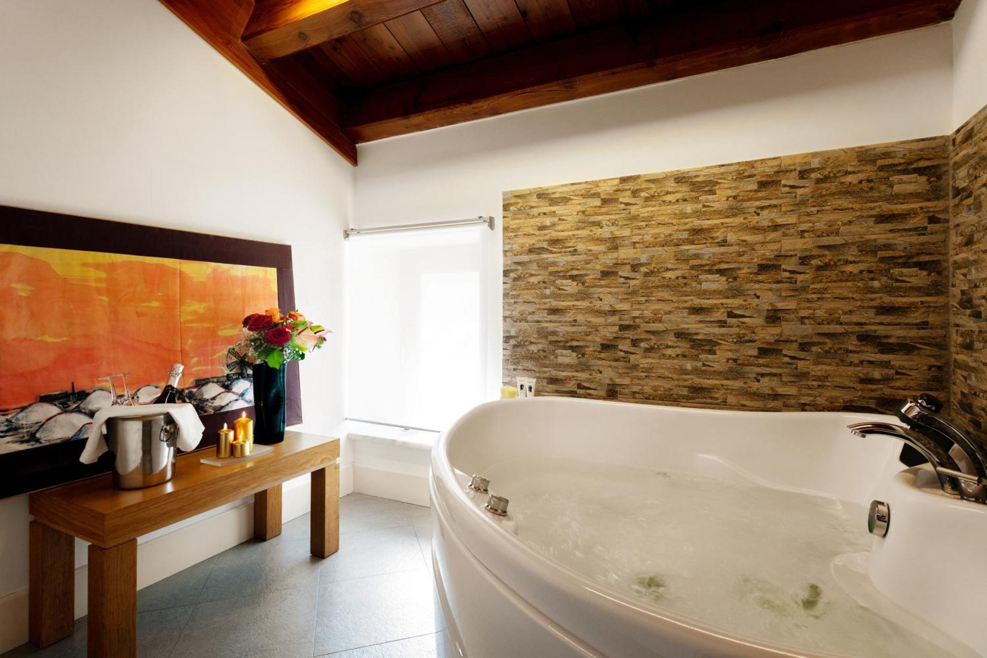Deluxe Room Jacuzzi
