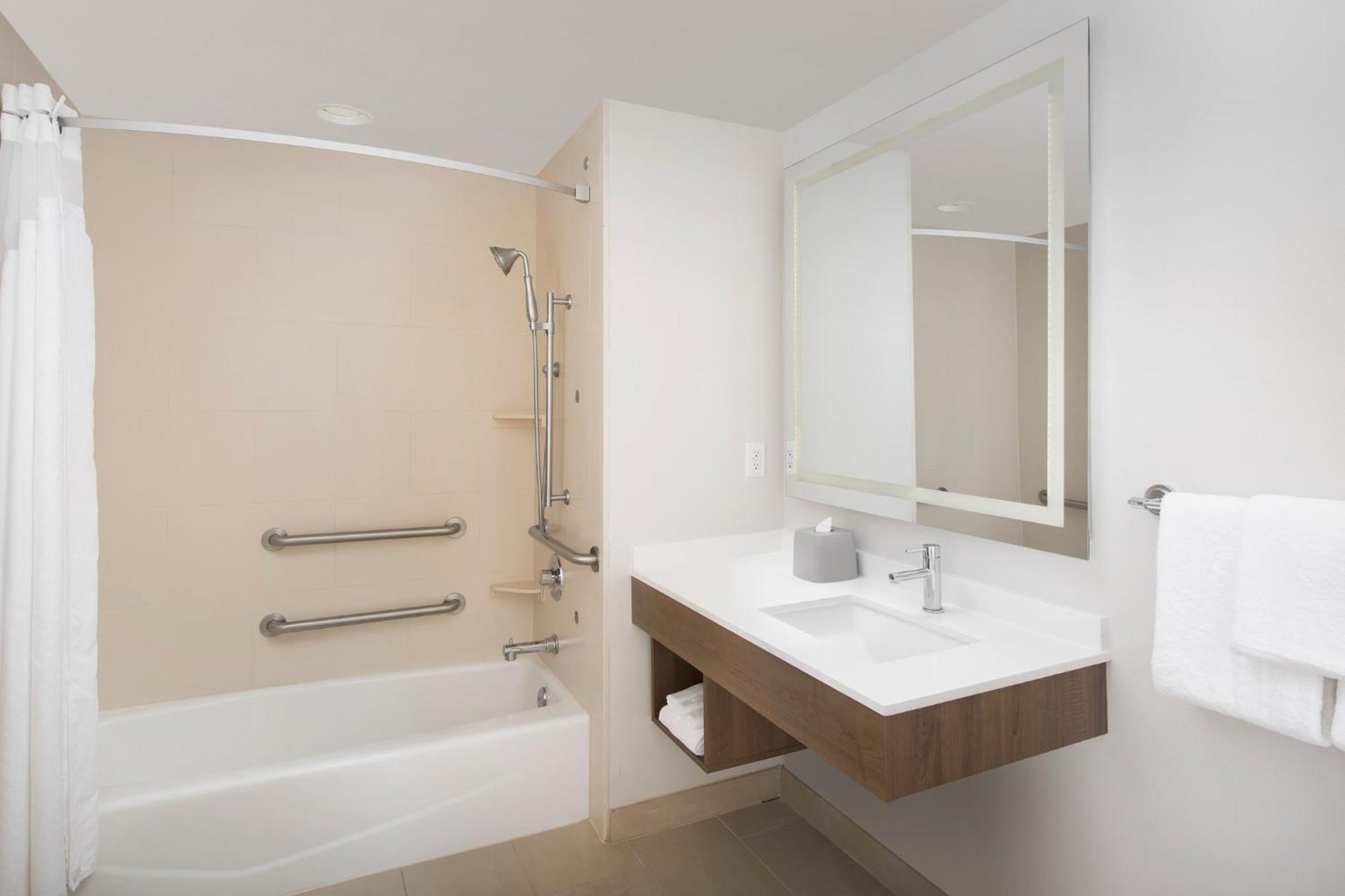 King Room Mobility Access or Hearing Accessible
