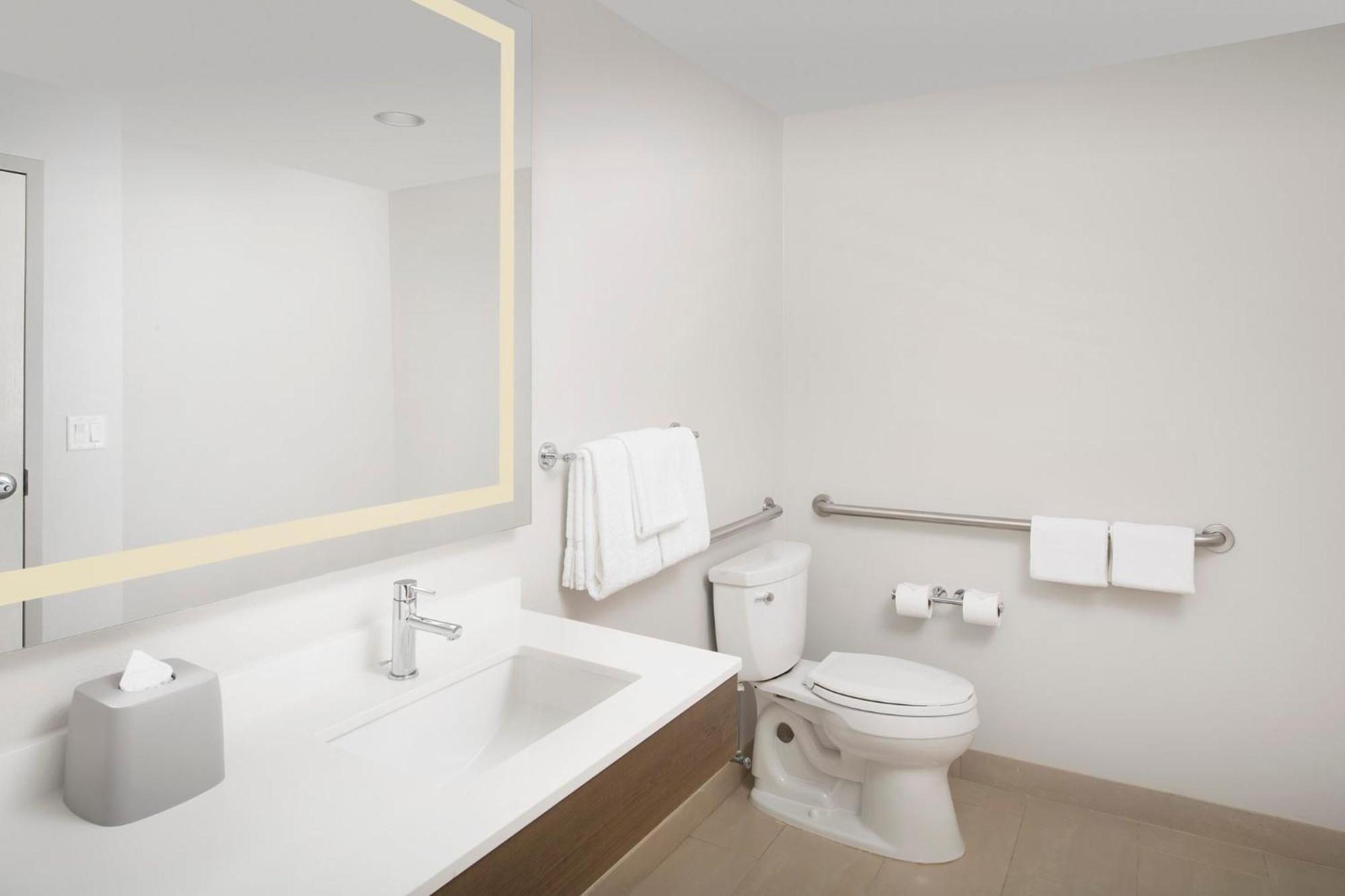 King Room Mobility Access or Hearing Accessible