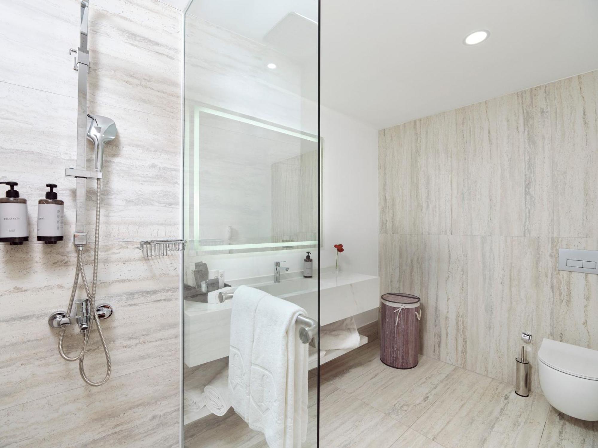 Pearl Executive Suite