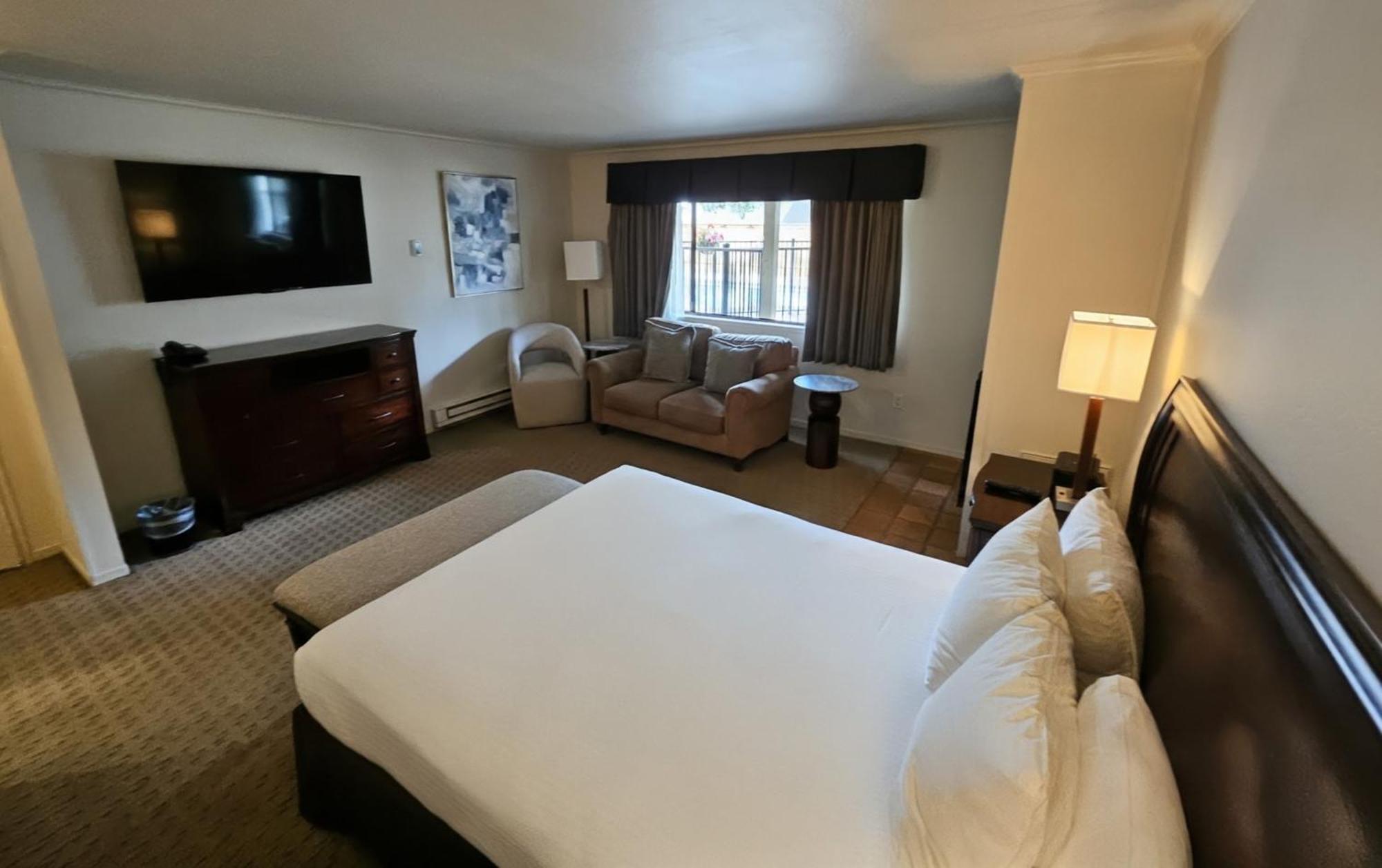 Standard Queen Room