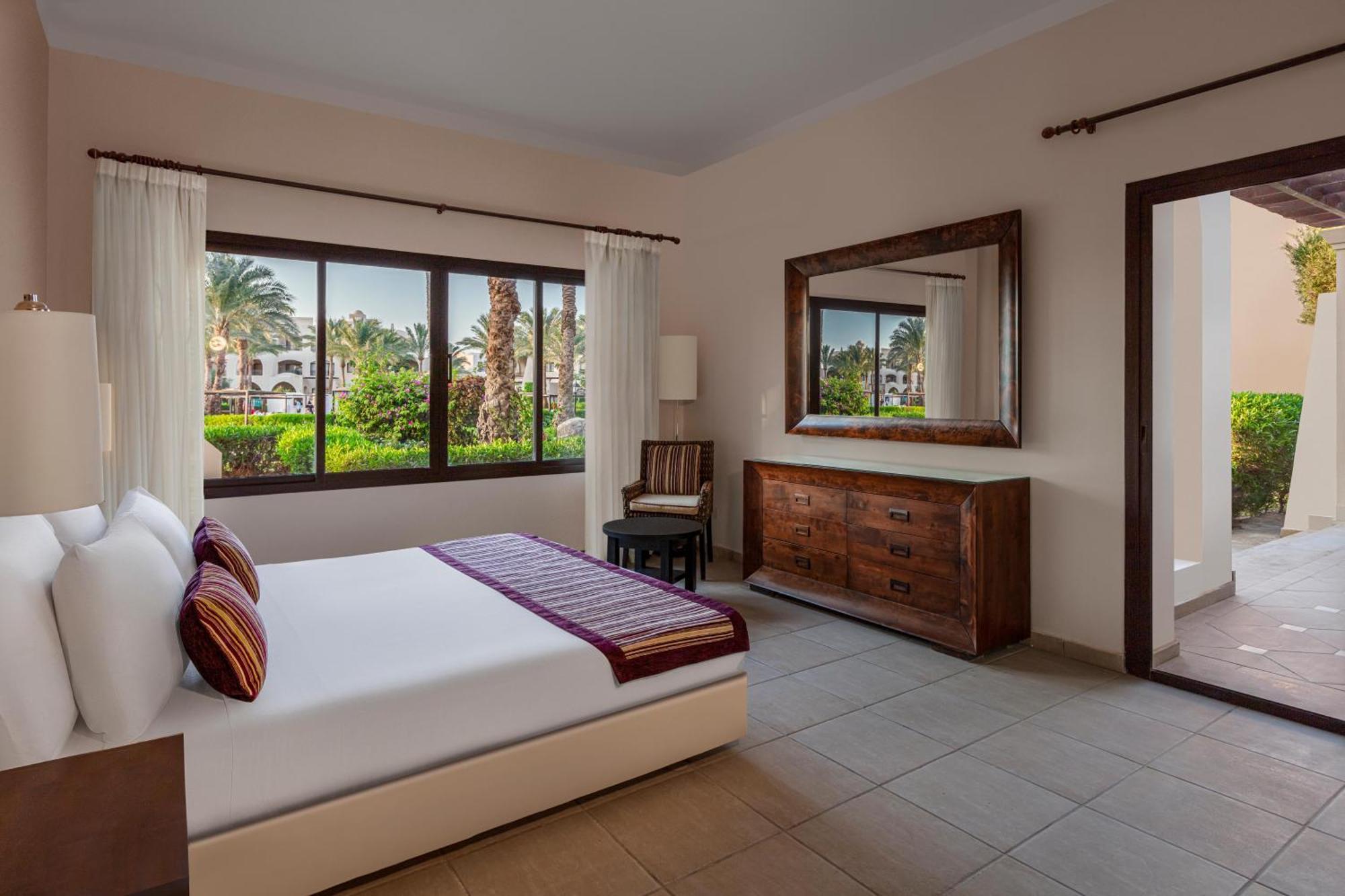 Suite mit 3 Schlafzimmern, Queensize-Bett und 2 Einzelbetten - Gartenblick