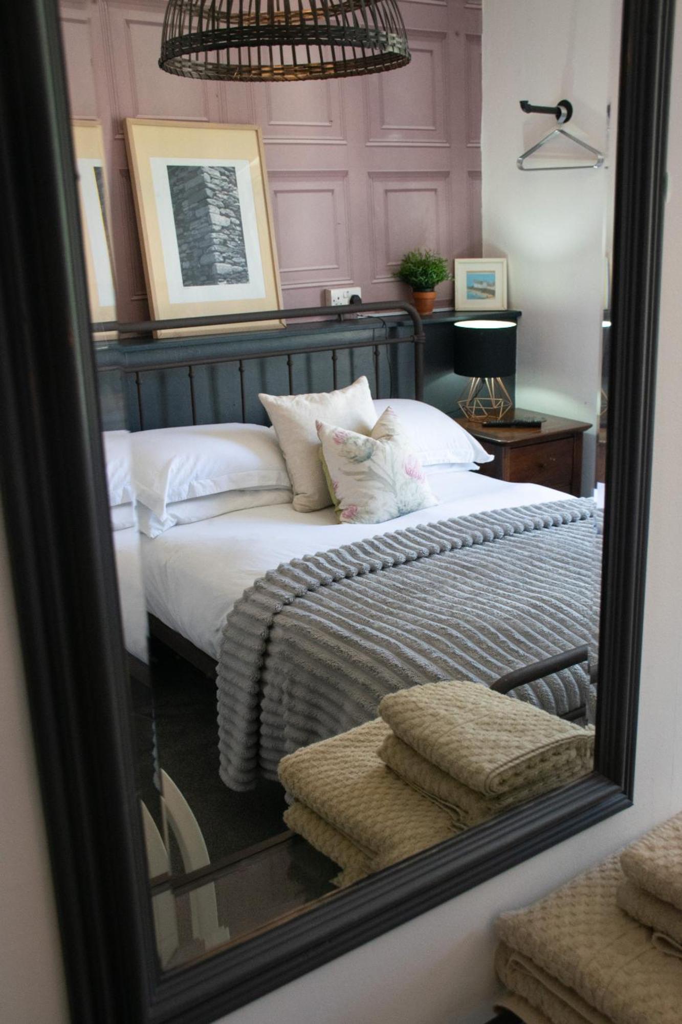 Double Room Private Bathroom
